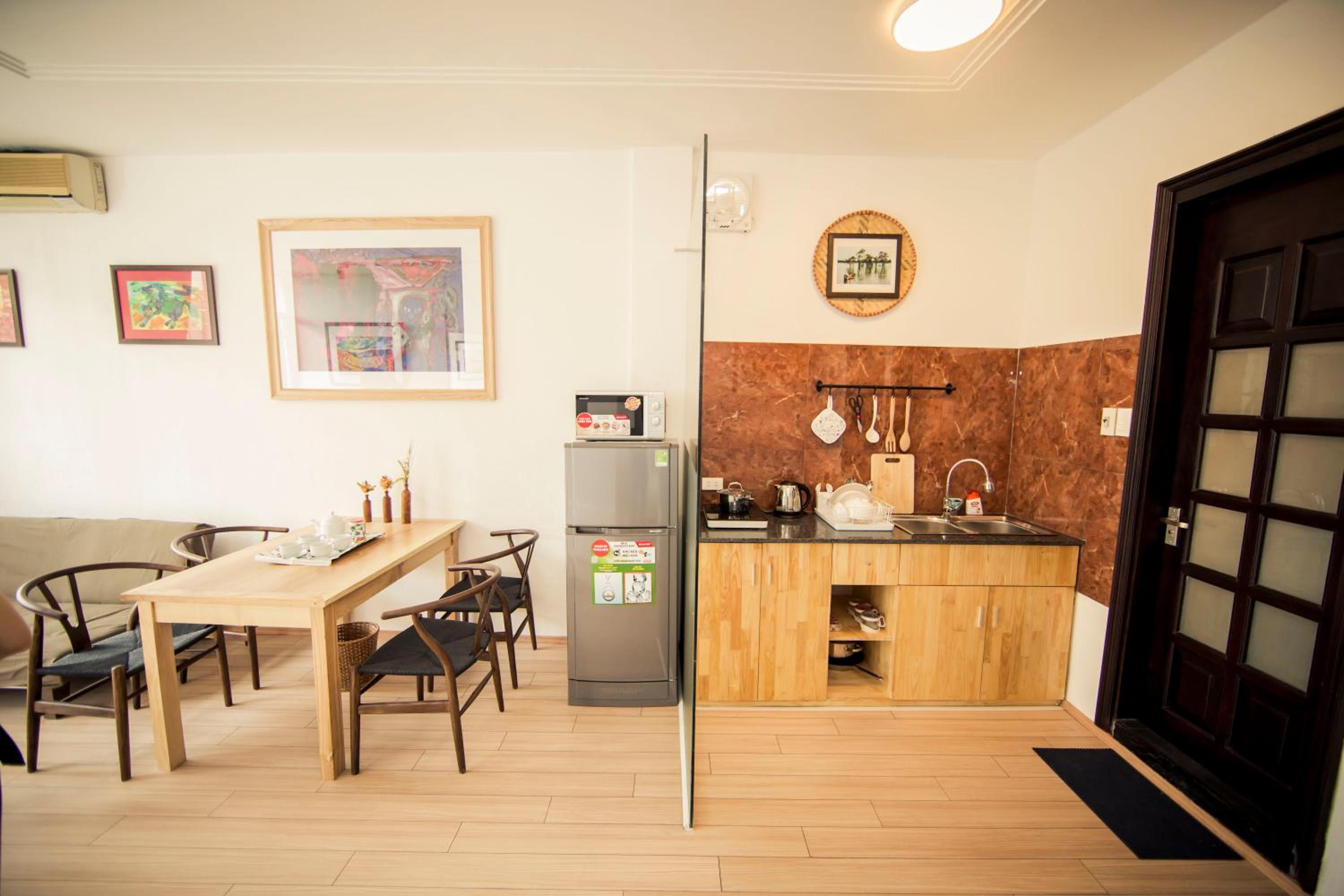 Elegant Studio Yet Kieu