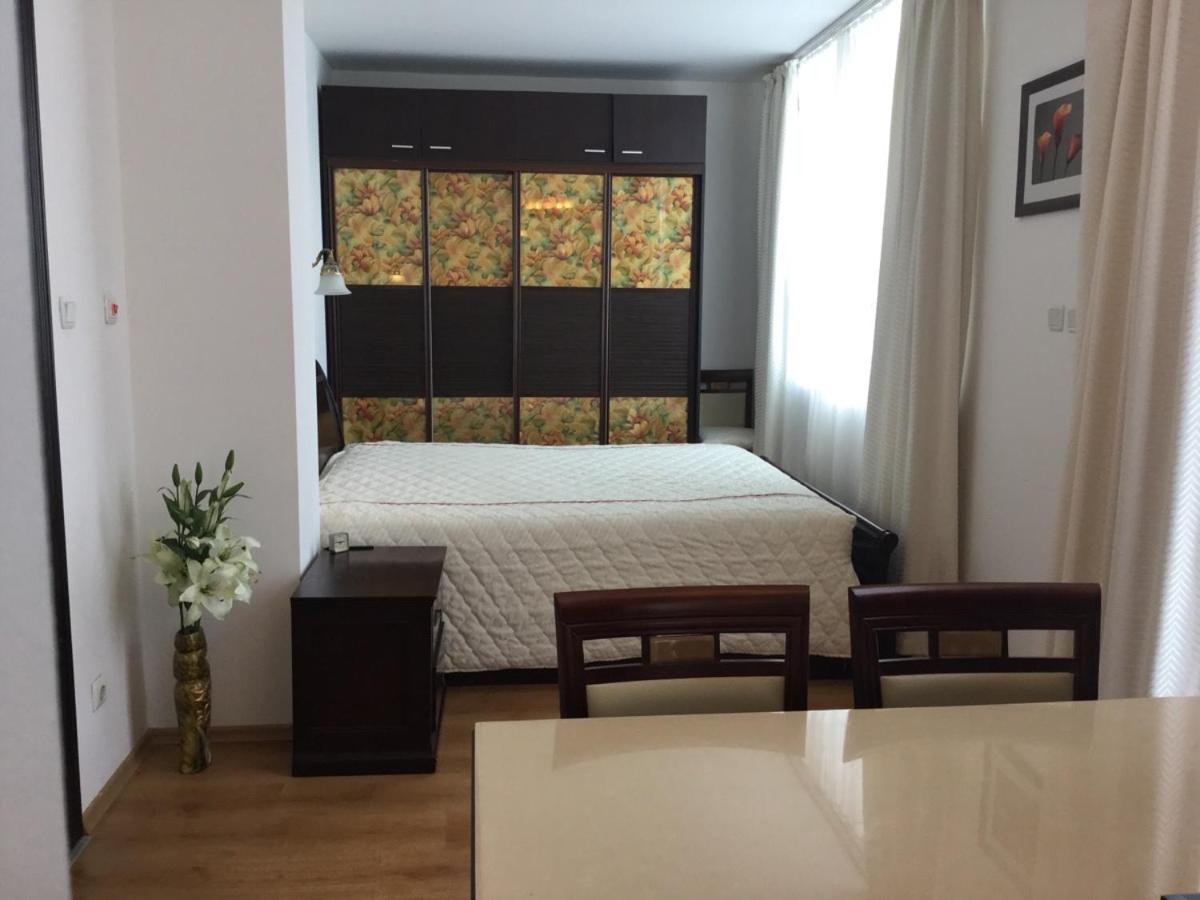 Oasis Suites Apartments and Studios