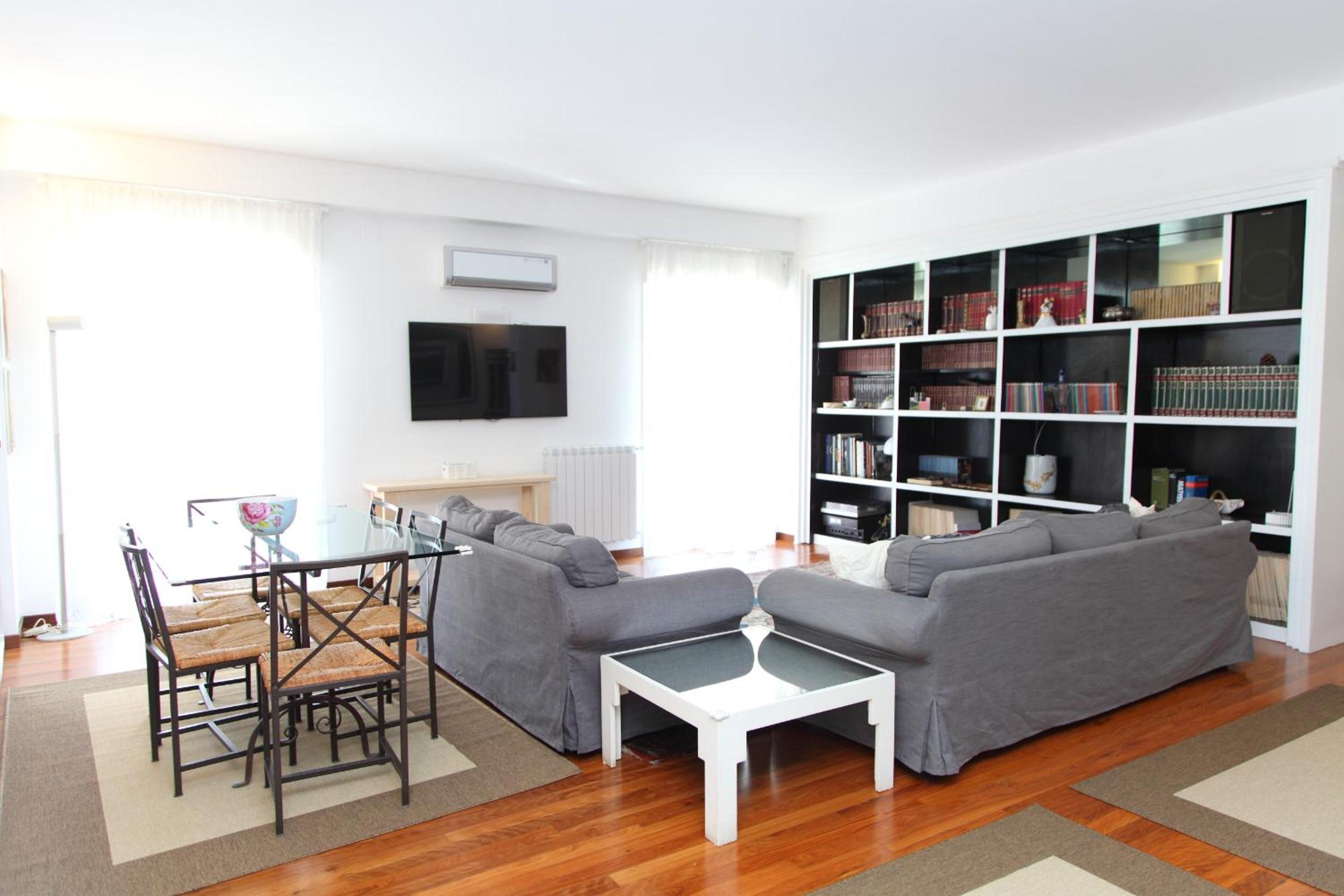 Family House - by Vacation Service view 2