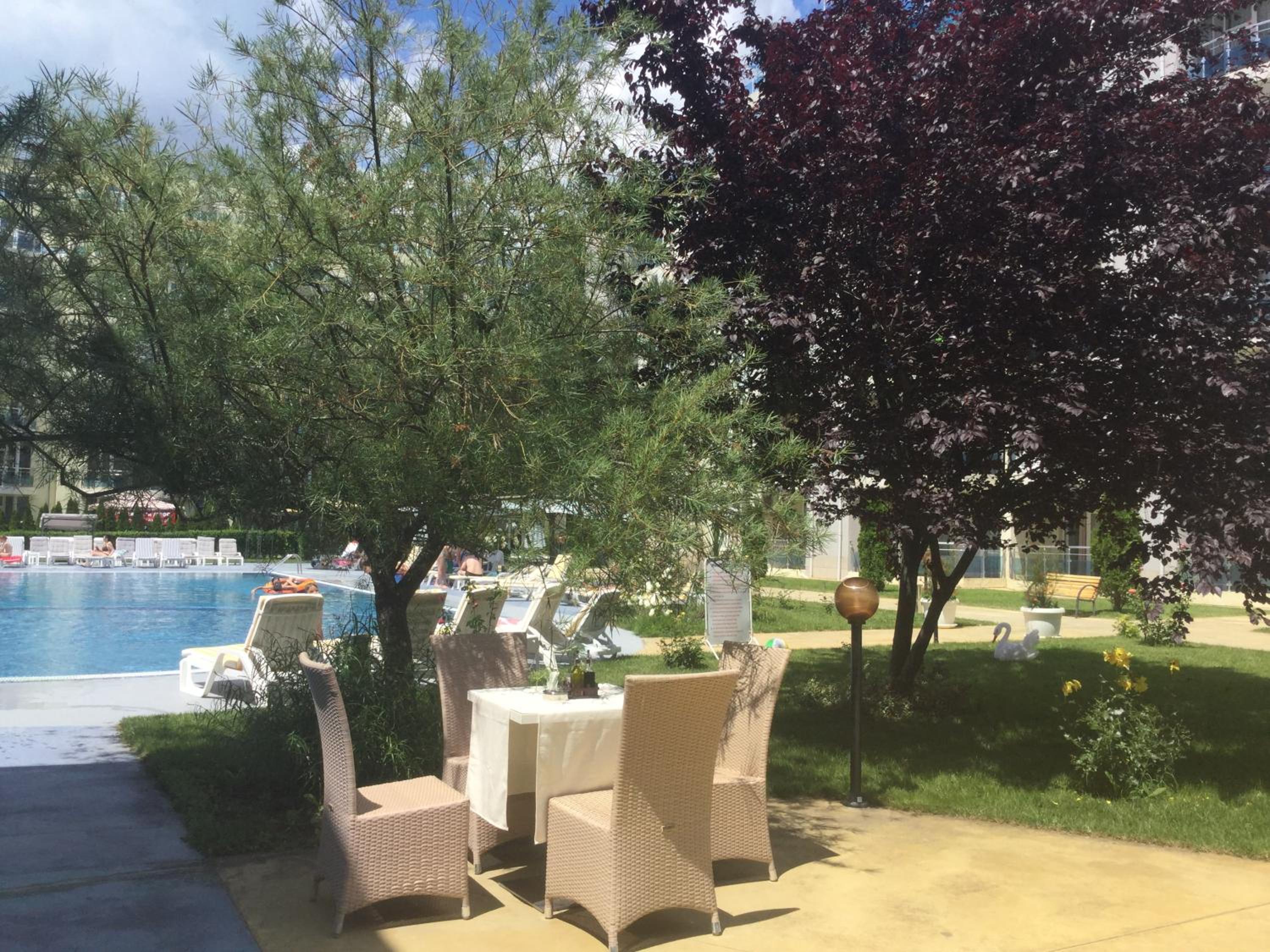 Oasis Suites Apartments and Studios