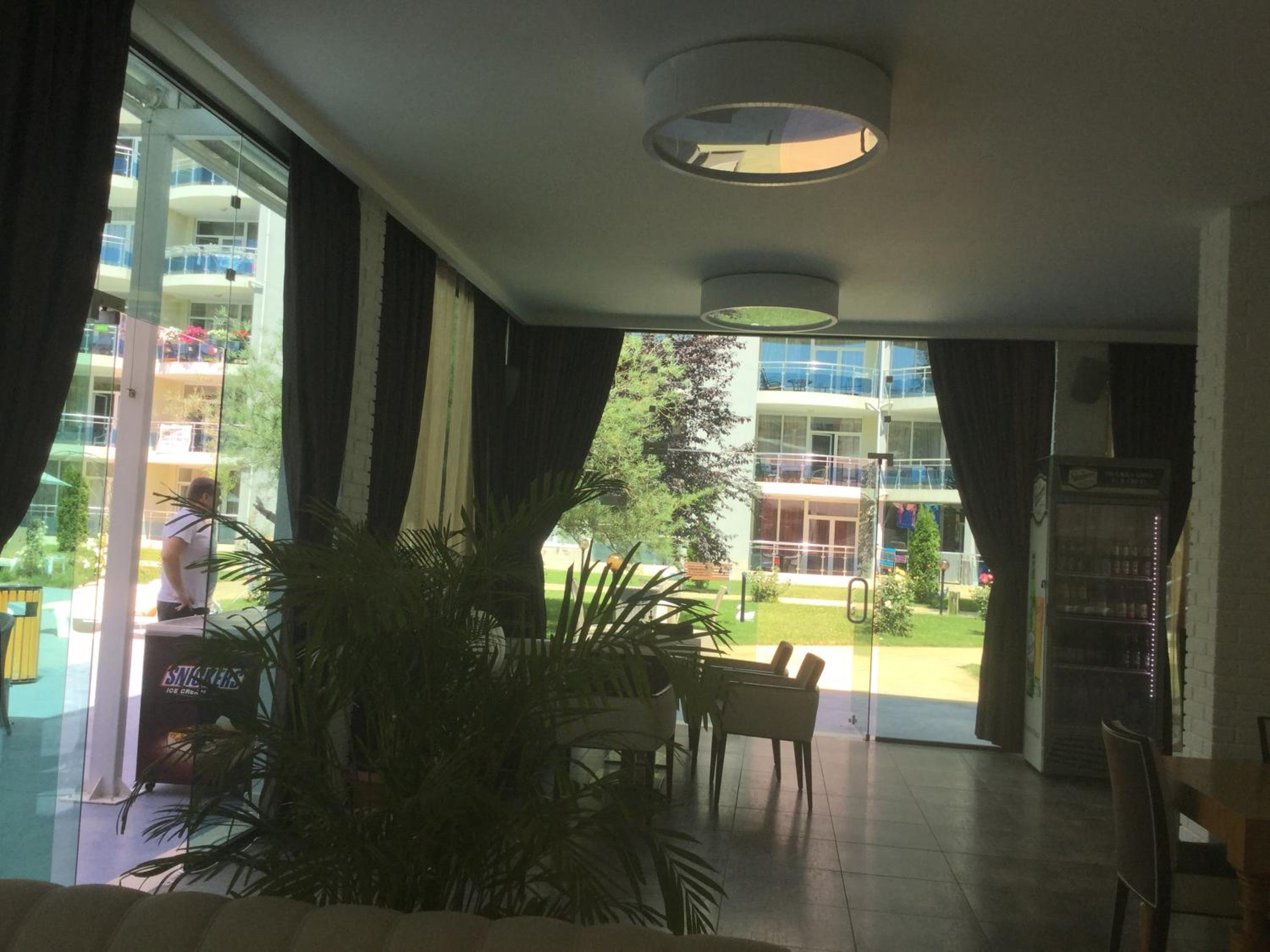 Oasis Suites Apartments and Studios