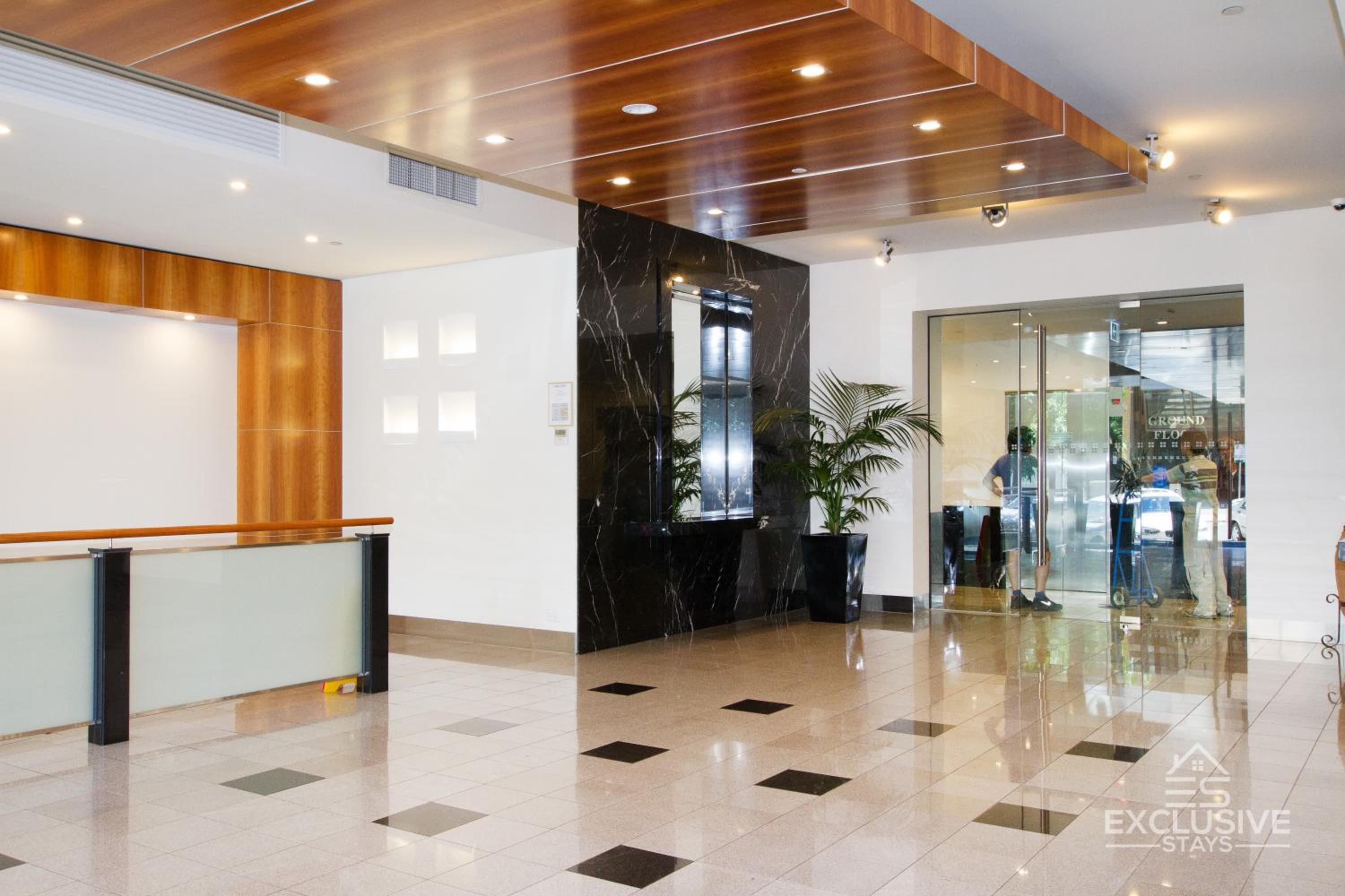 Exclusive Stays - Yarra Condos view 5