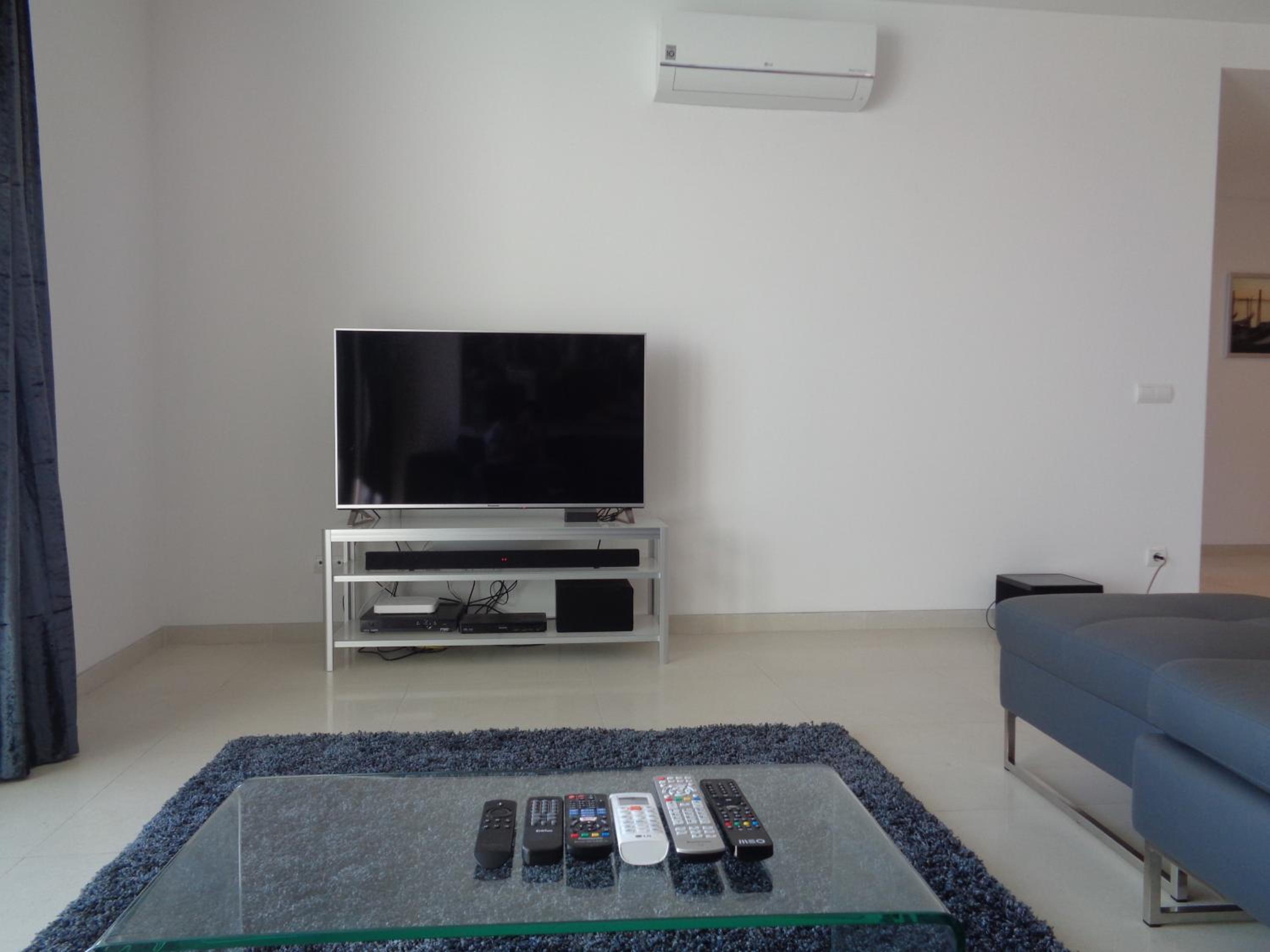 Paradisus Stylish Family Living in a 3-Bedroom Condo with Pool view 4