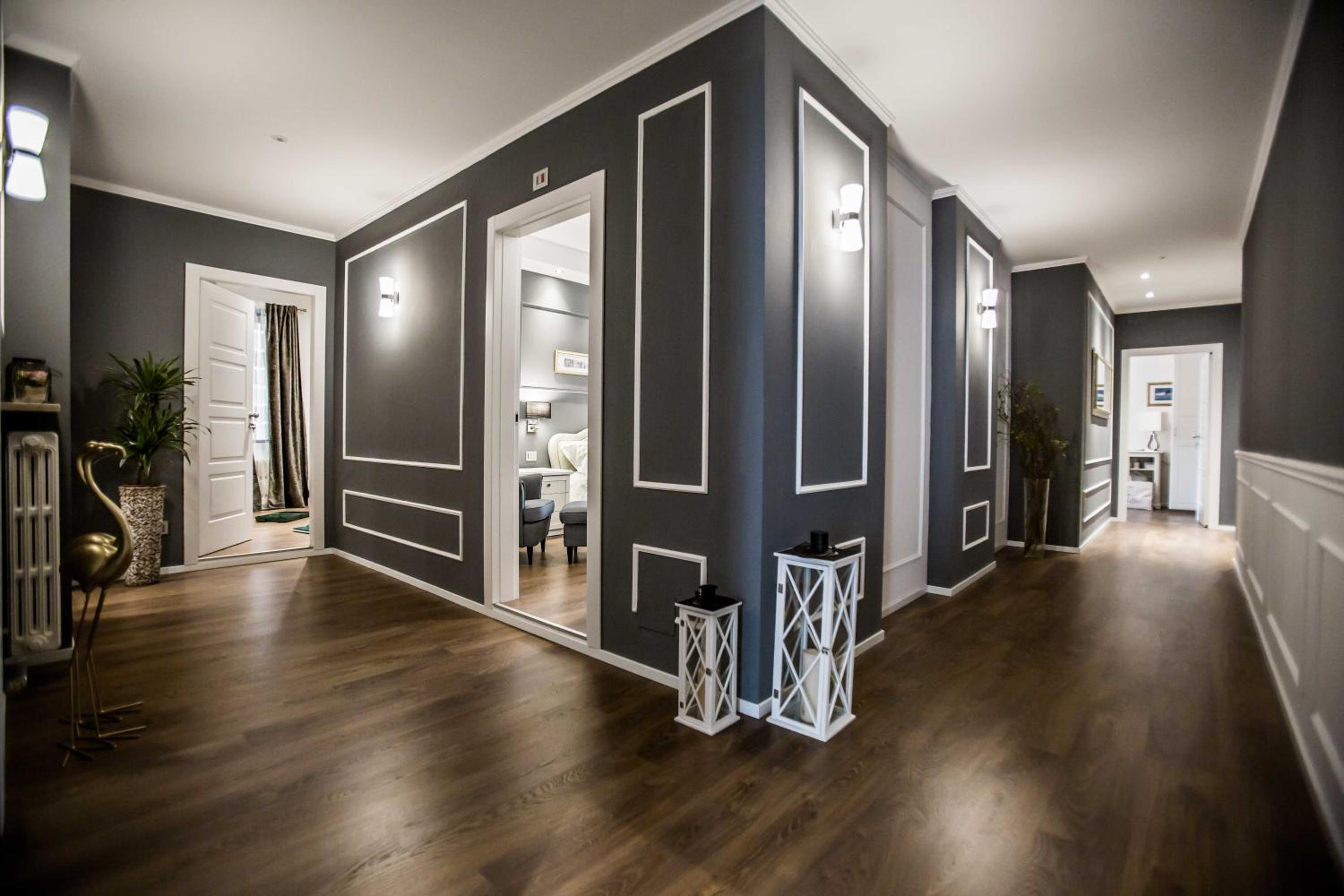 Hotel Arena Suite - Image 1