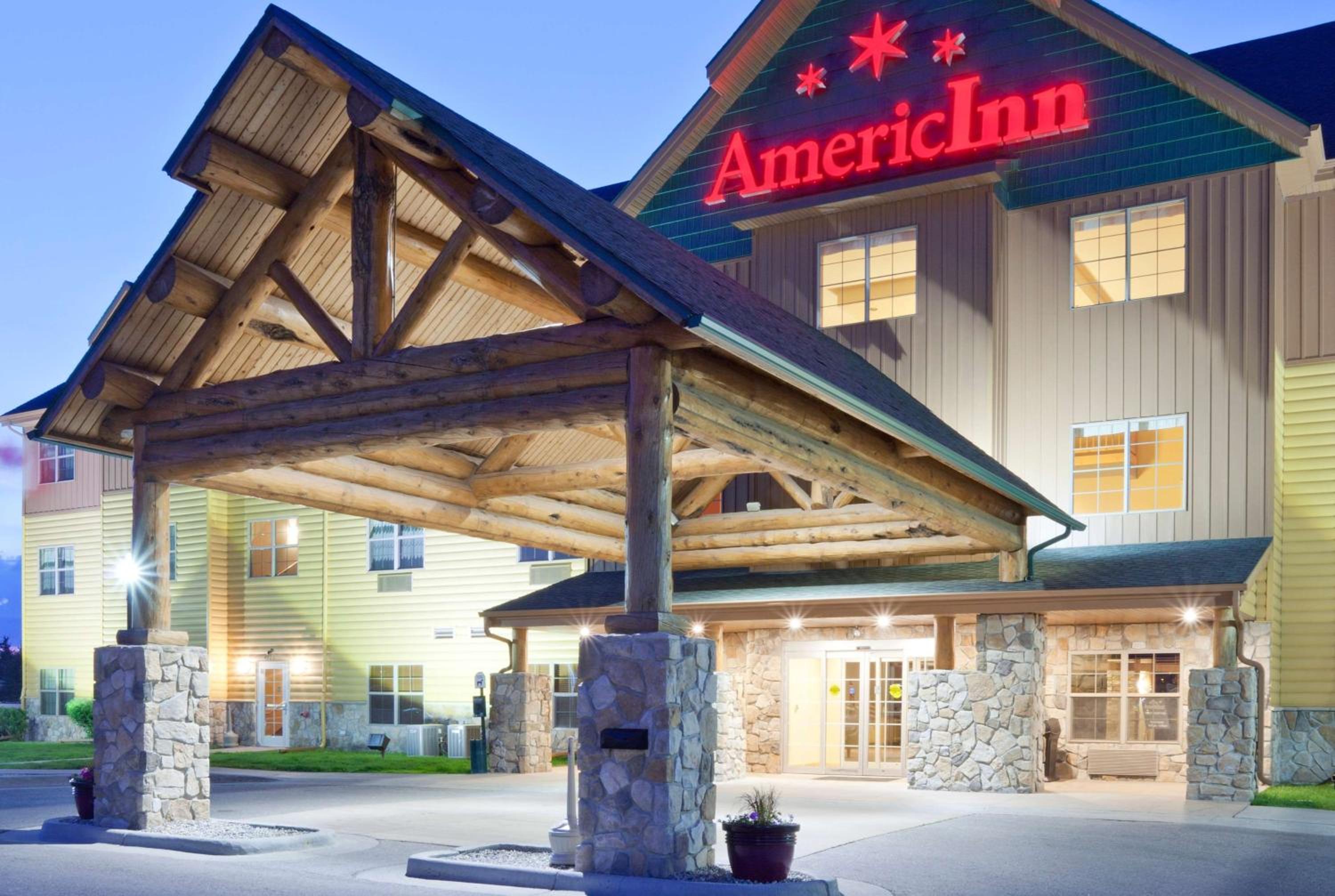 Hotel AmericInn by Wyndham Fargo Medical Center