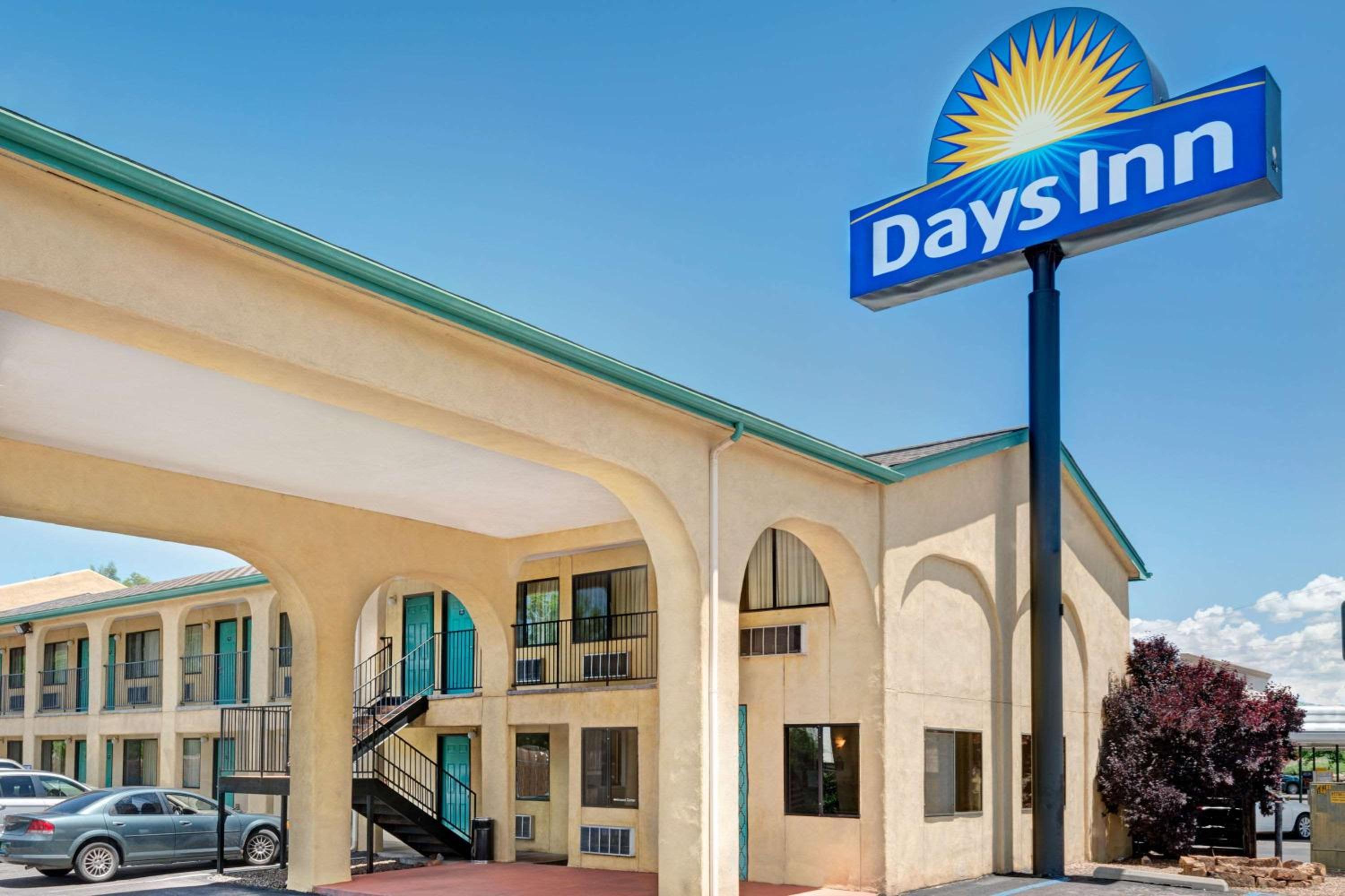 Santa Fe Vacations - Days Inn by Wyndham Espanola - Property Image 1