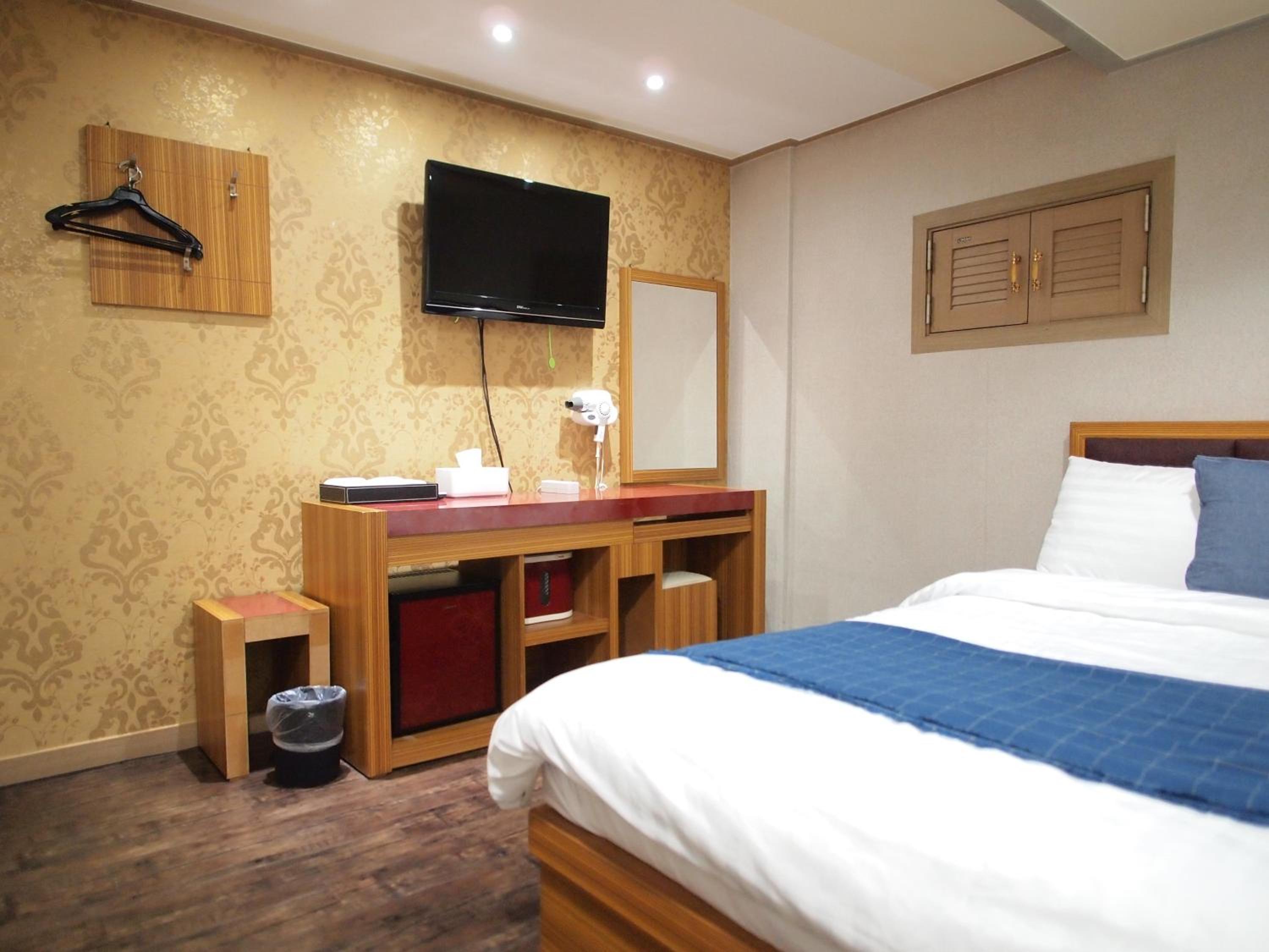 Hostel J Stay
