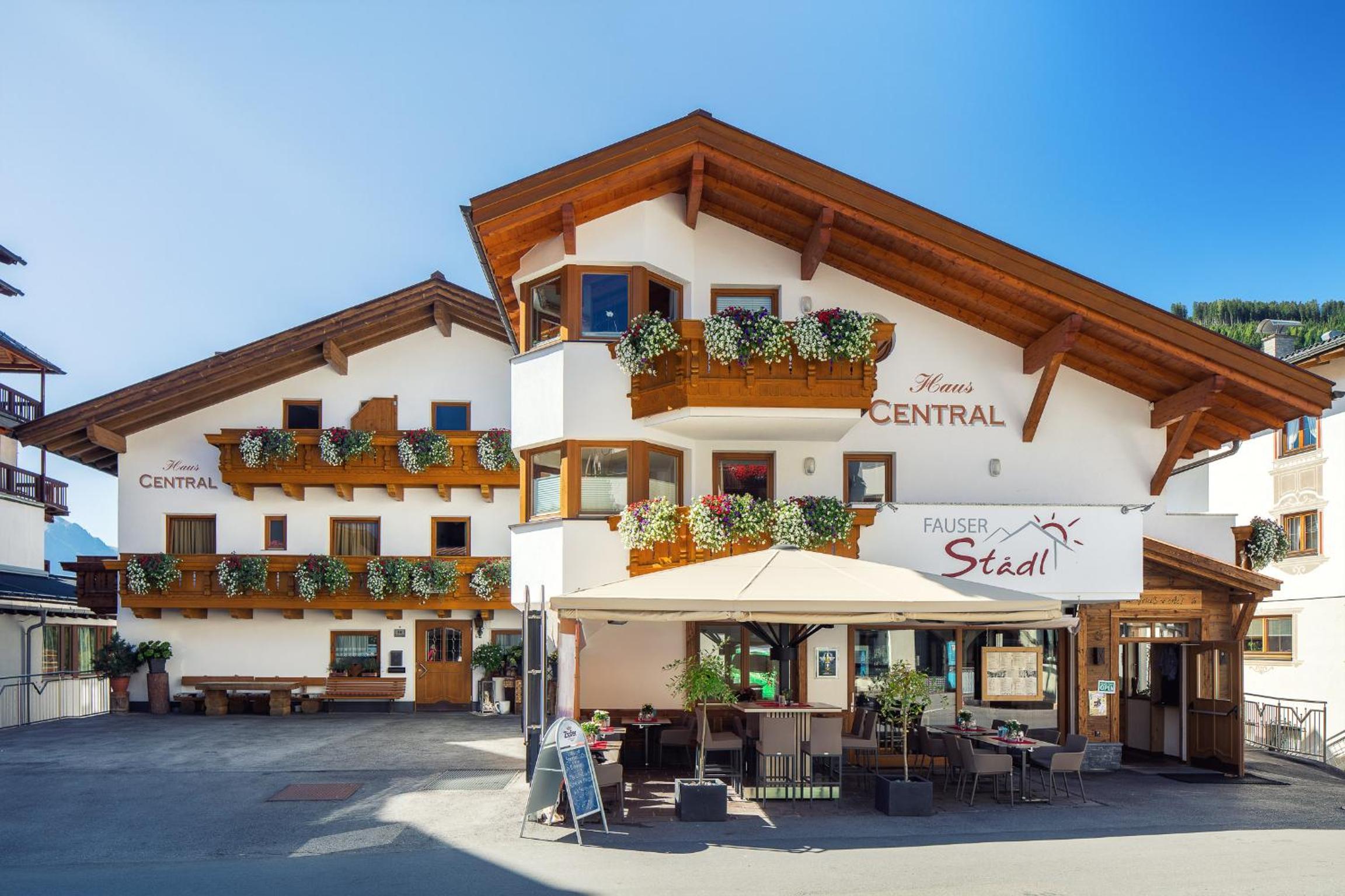 Hotel Haus Central - Image 1