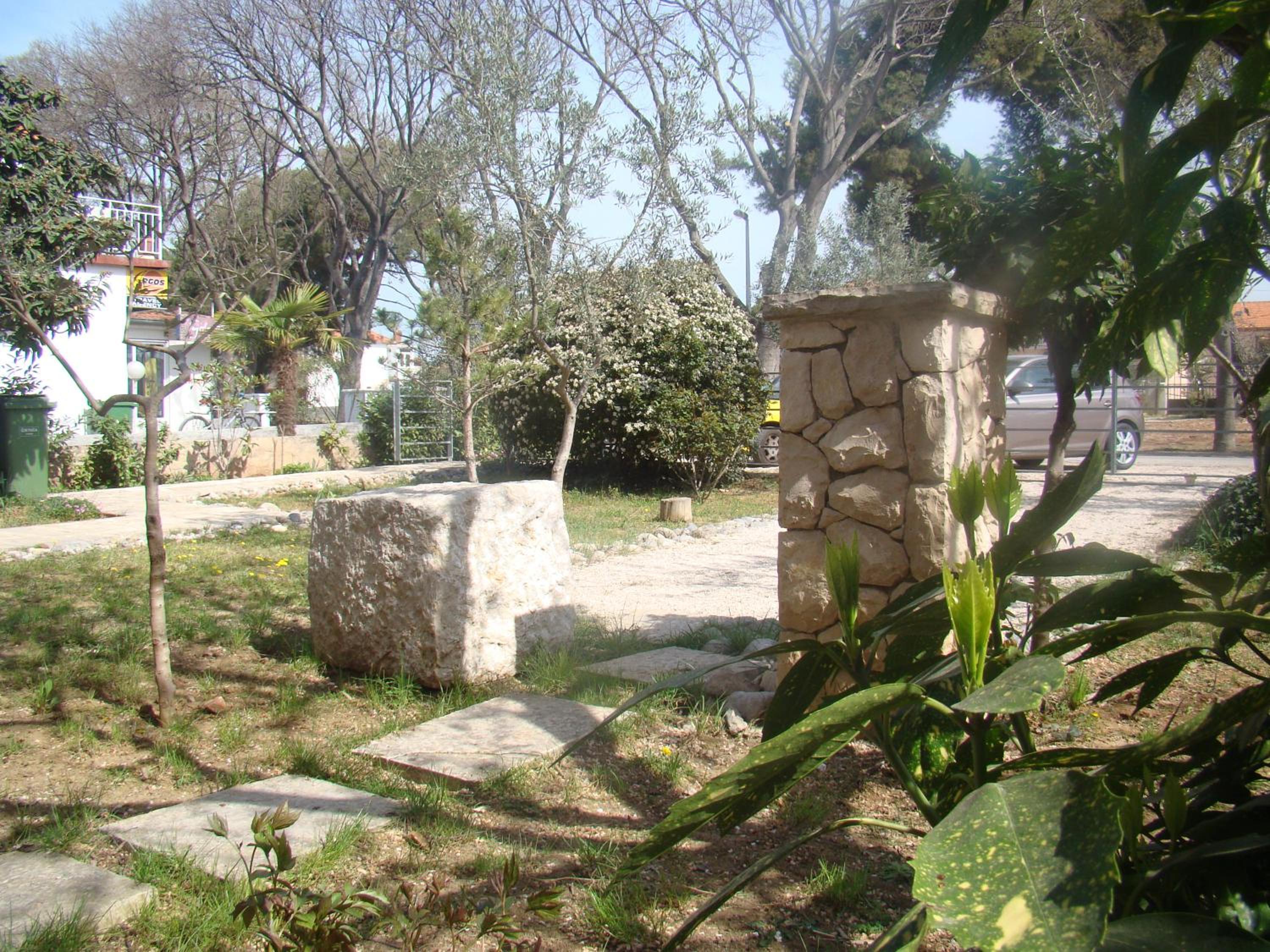Photo 48