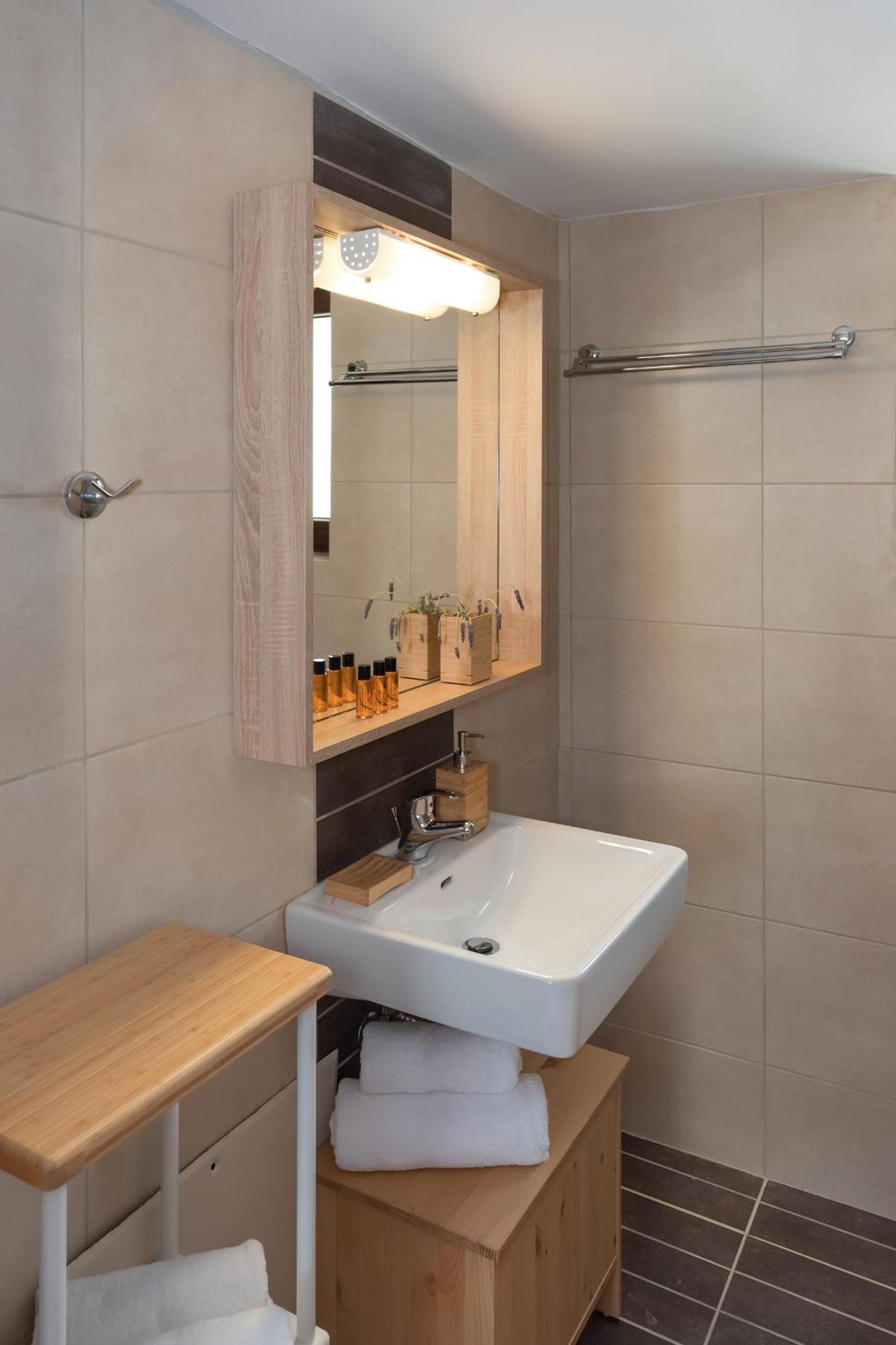 Syra Suites
