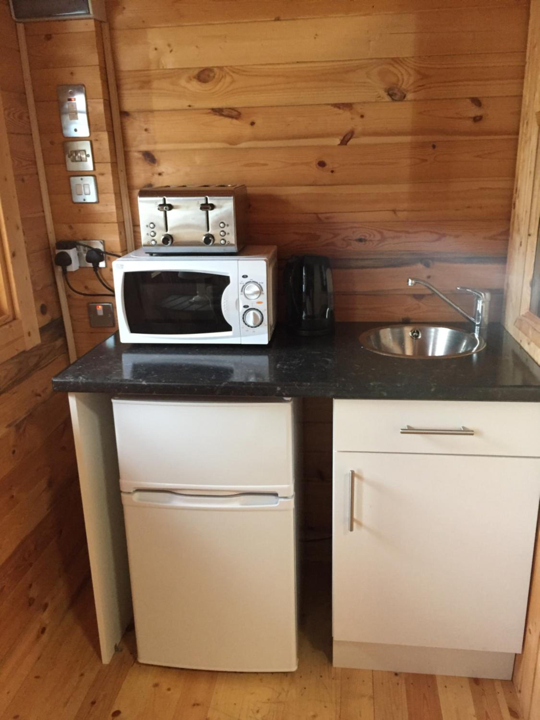 Rustic Chalet Superking bed Free Sauna Jacuzzi Spa Wifi Netflix Parking