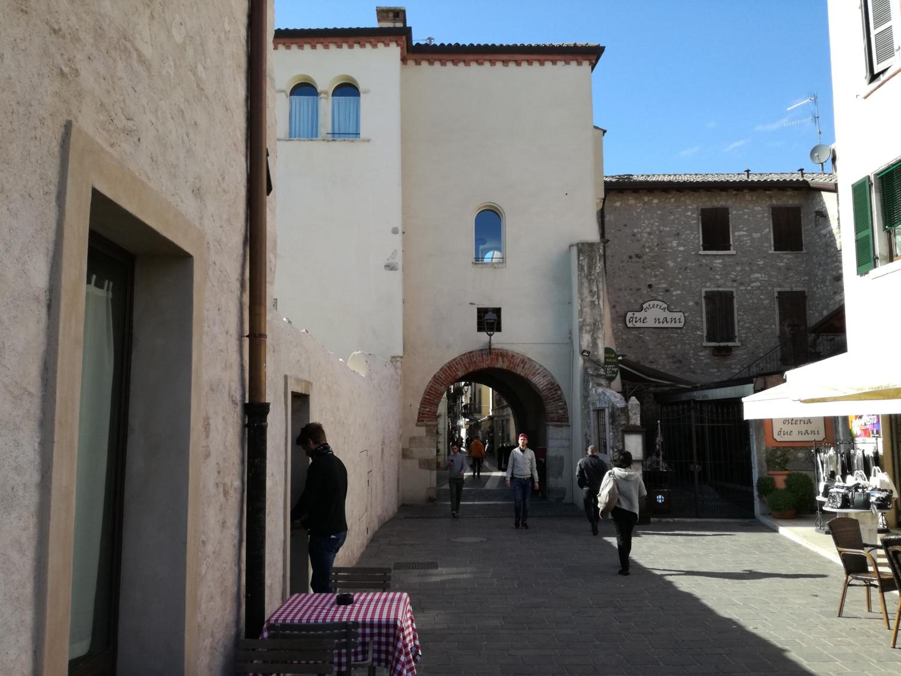 Photo 8