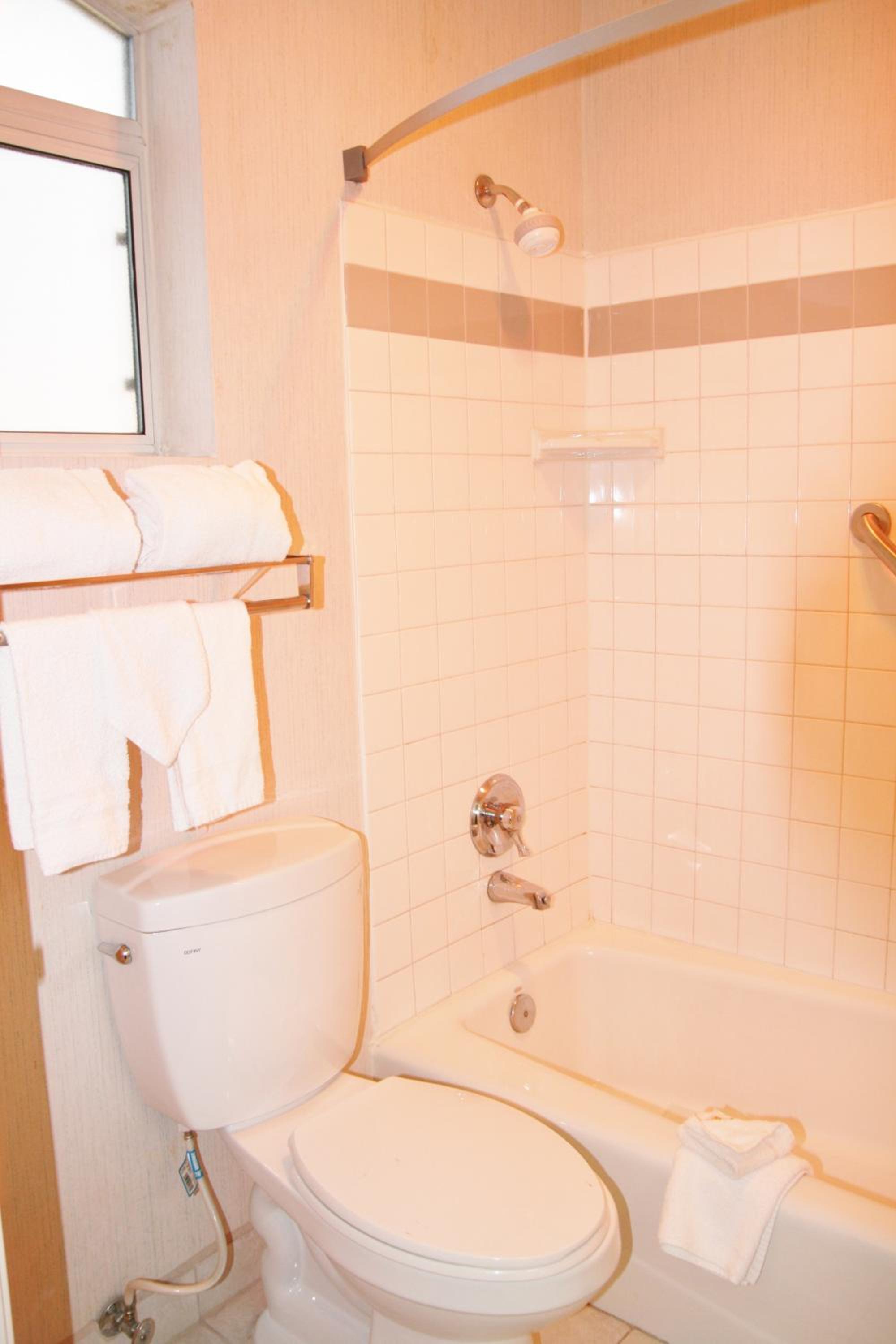 Days Inn by Wyndham Rocklin/Sacramento - Property Image 64