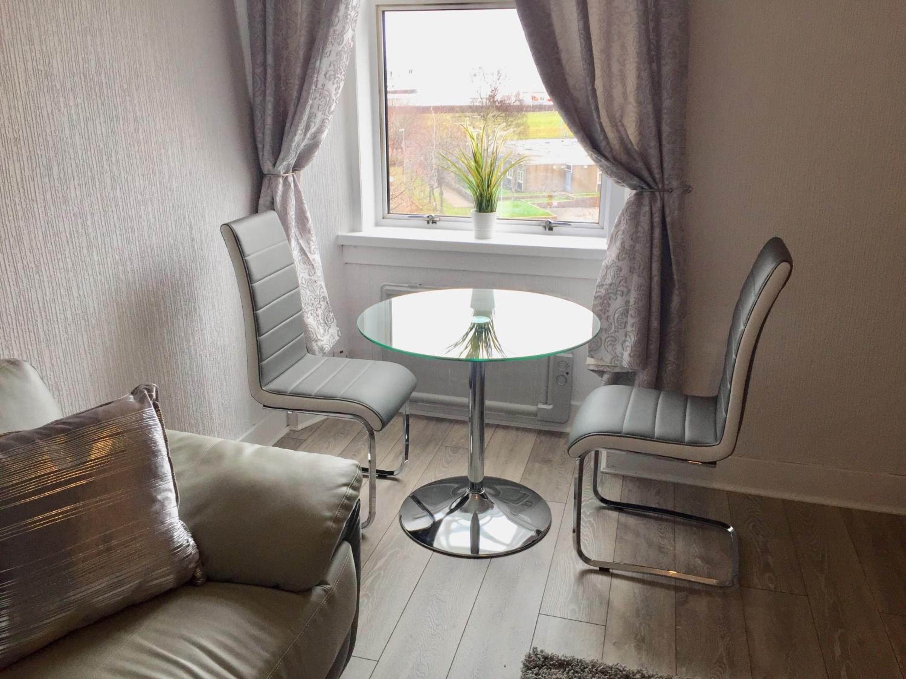 RIVER CLYDE VIEWS - PRIVATE & SPACIOUS APARTMENT, photo 29