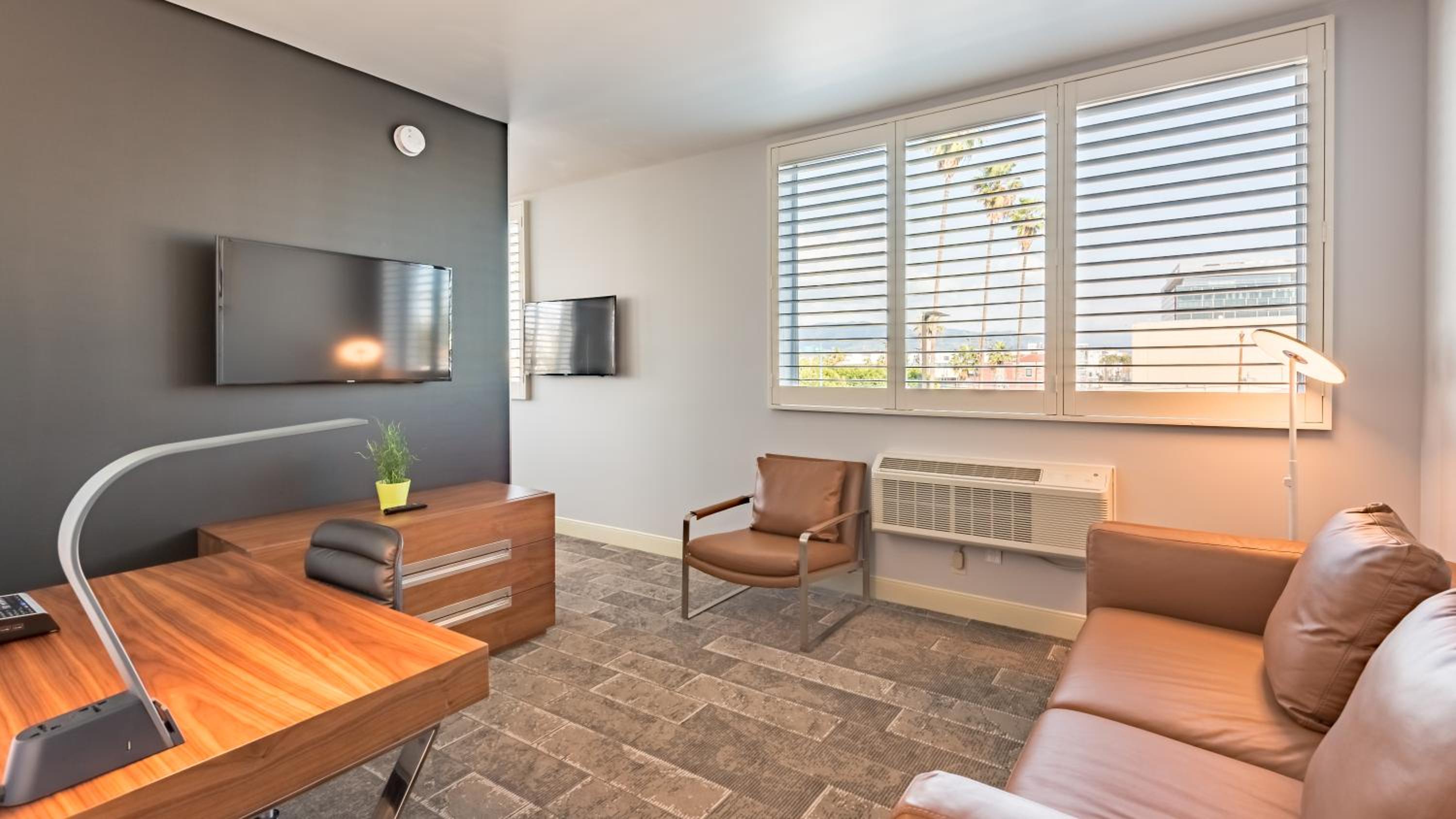 North Hollywood Vacations - Lexen Hotel - North Hollywood Near Universal Studios - Property Image 7
