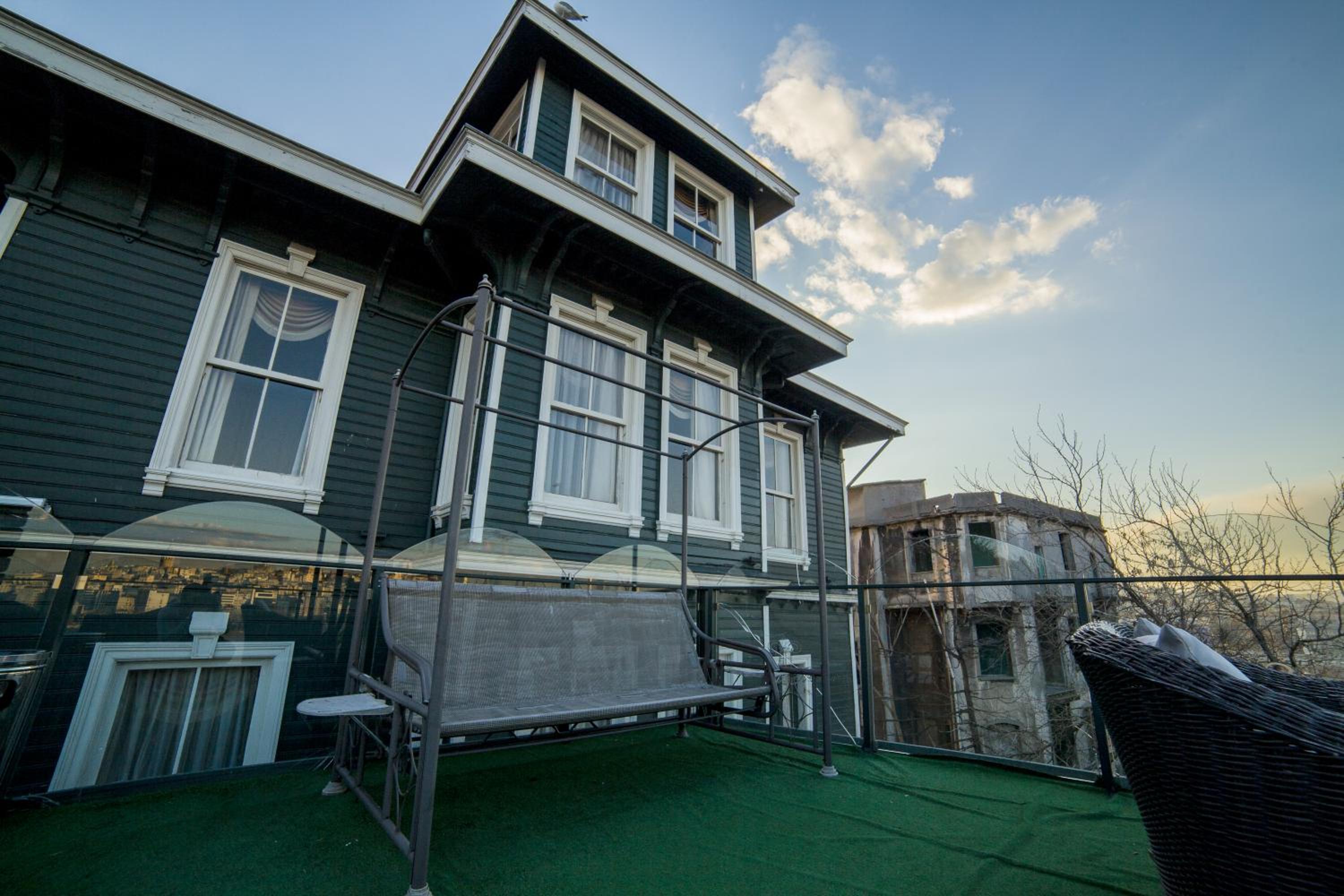 HHK Hotel - Image 10