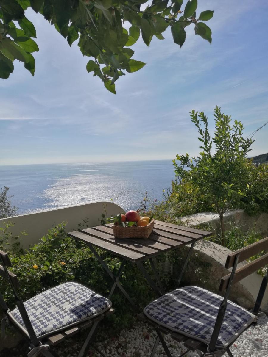 Mareluna Holiday Home