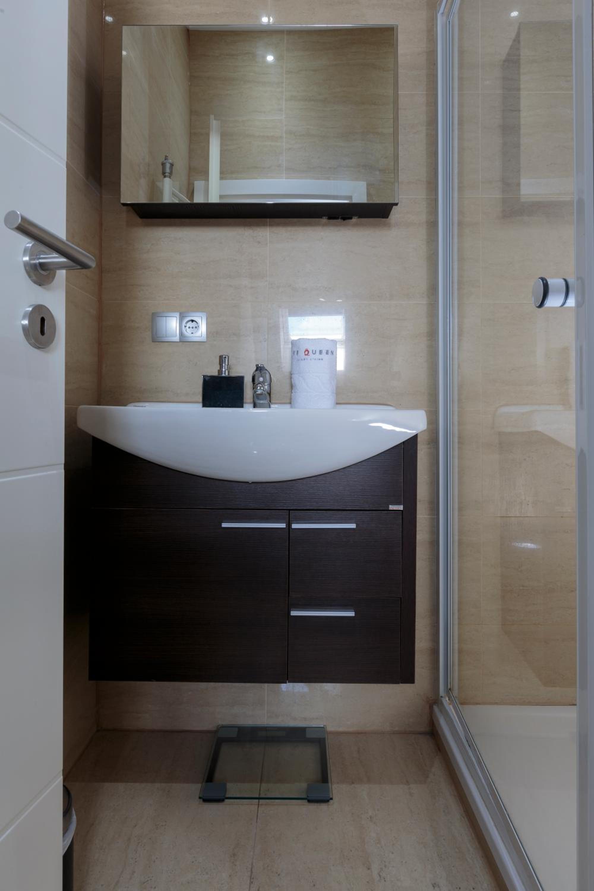 The Queen Luxury Apartments - Villa Carlotta