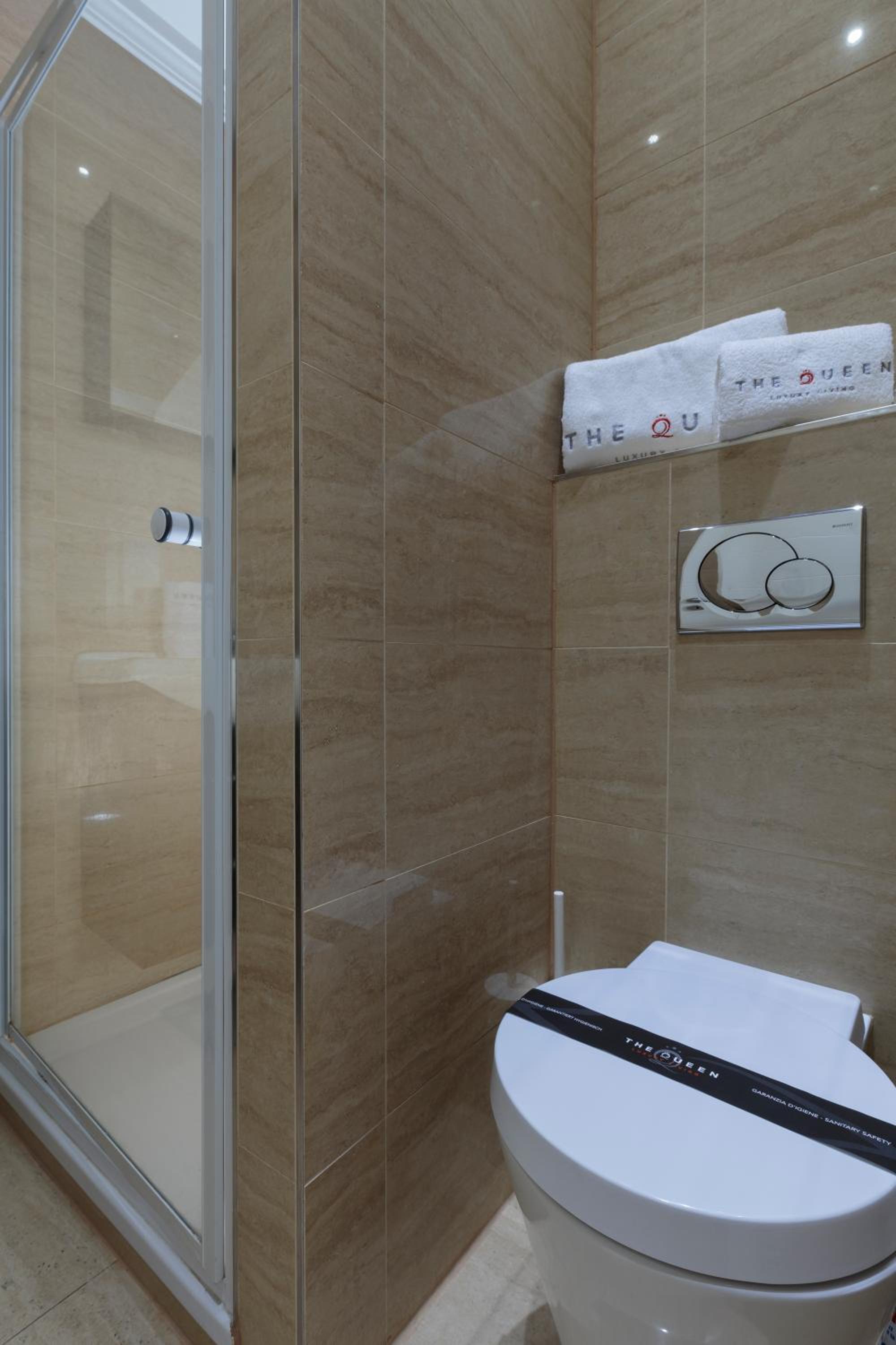 The Queen Luxury Apartments - Villa Carlotta