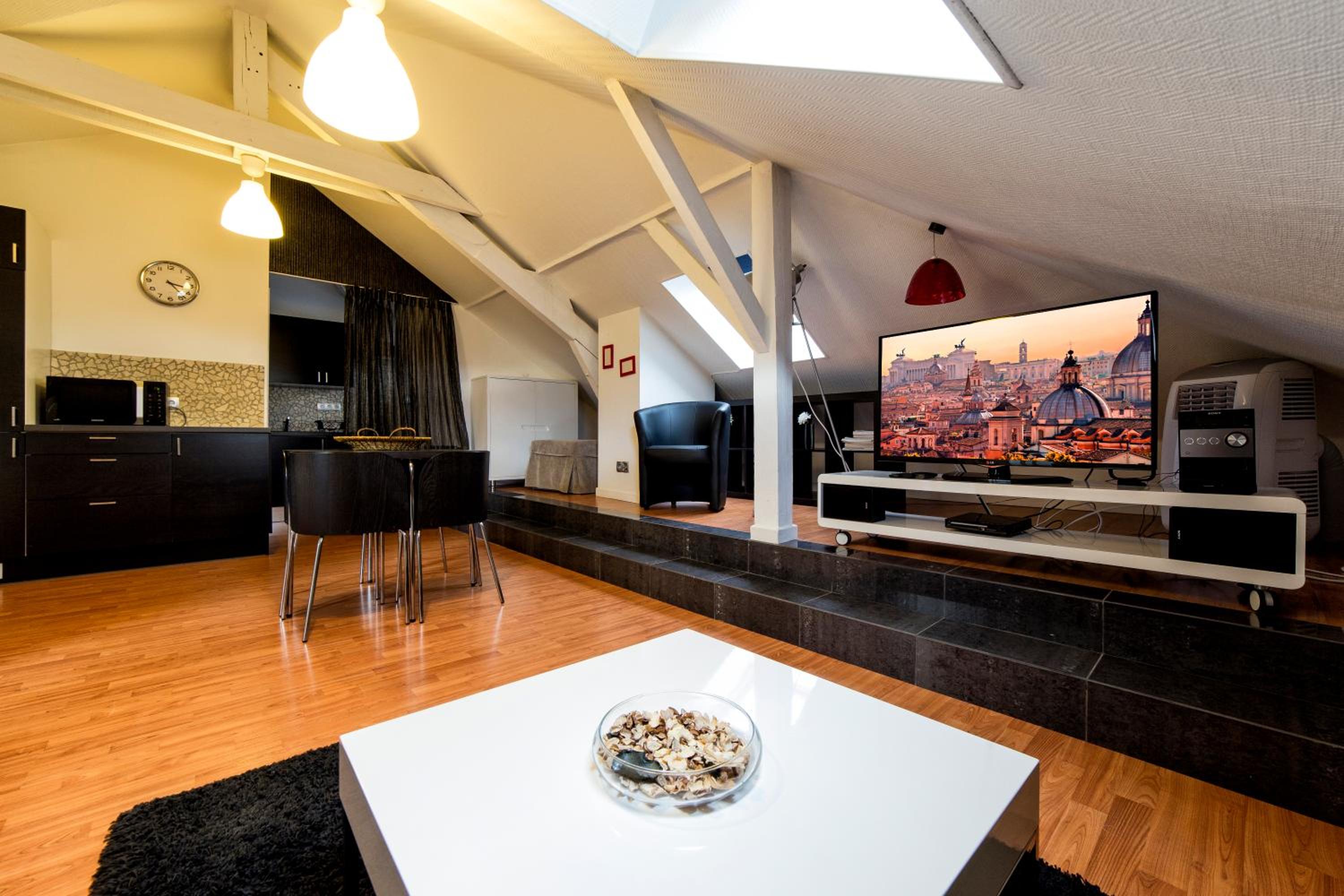 The Queen Luxury Apartments - Villa Carlotta