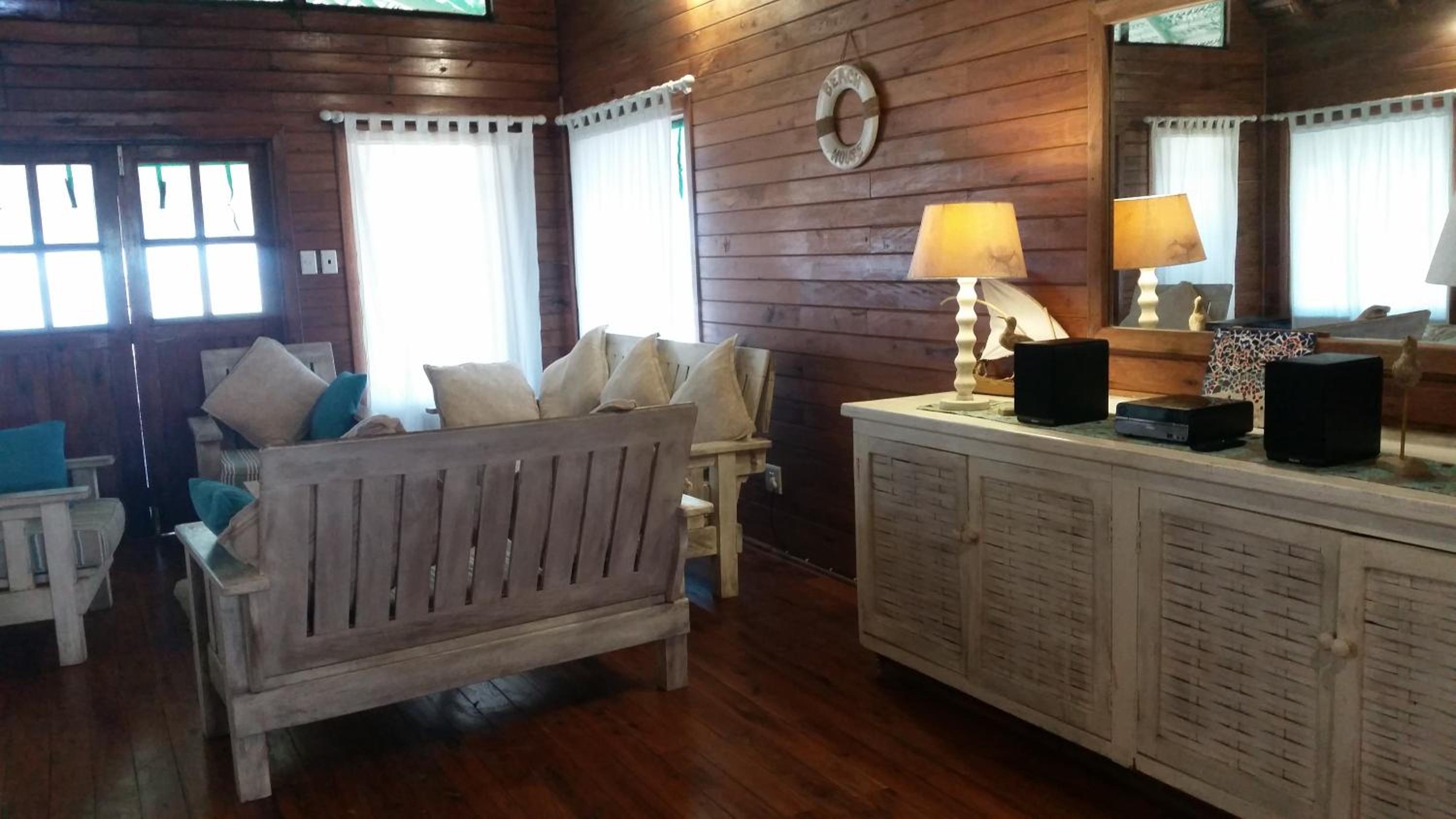 Pura Vida Lodge