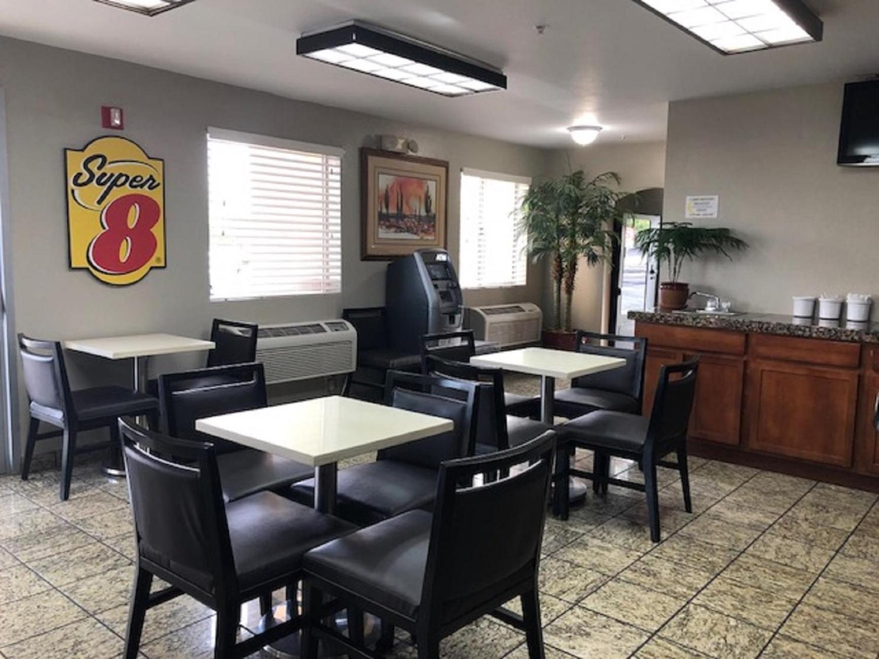 Casa Grande Vacations - Super 8 by Wyndham Casa Grande - Property Image 1