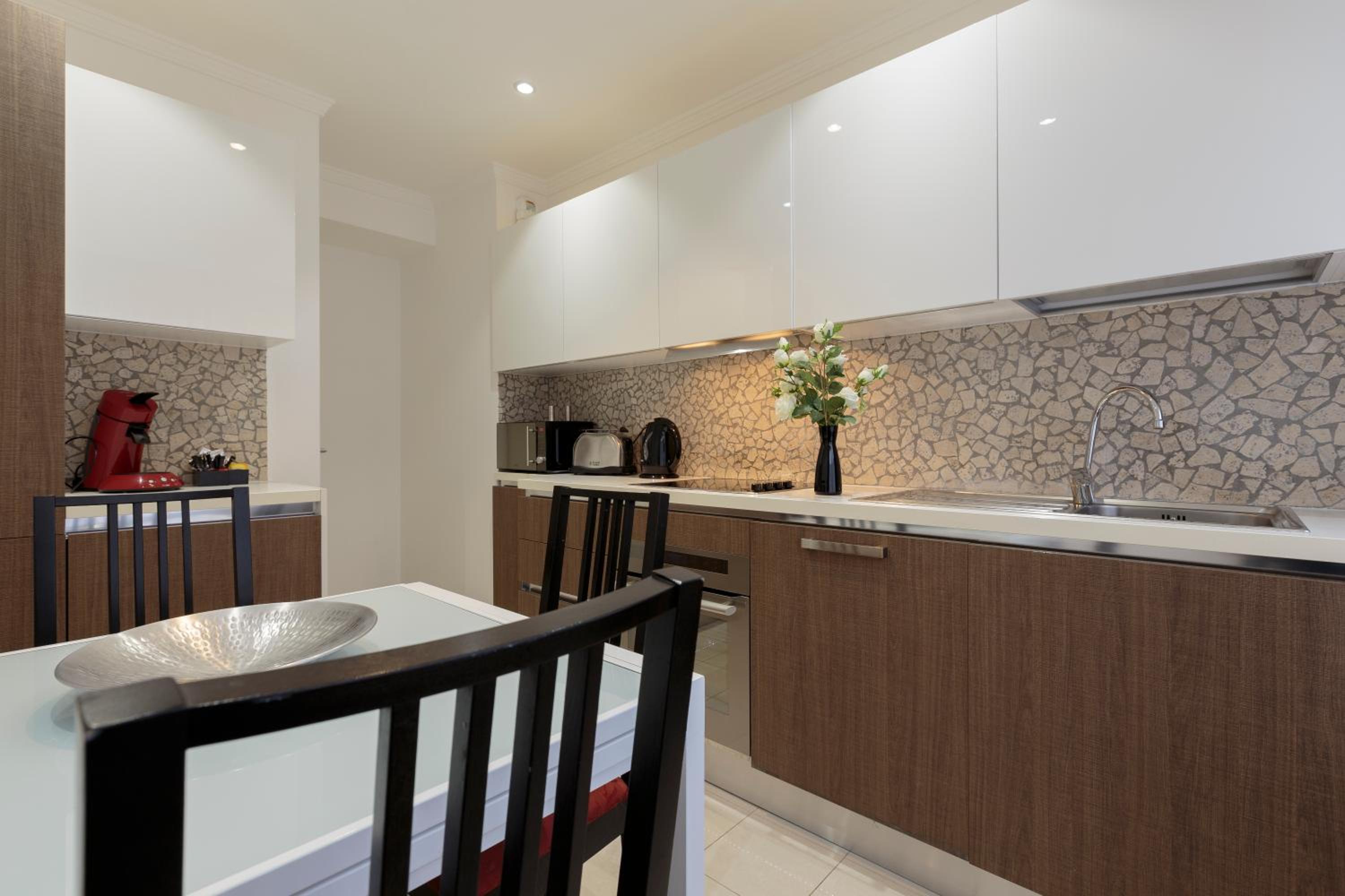 The Queen Luxury Apartments - Villa Carlotta