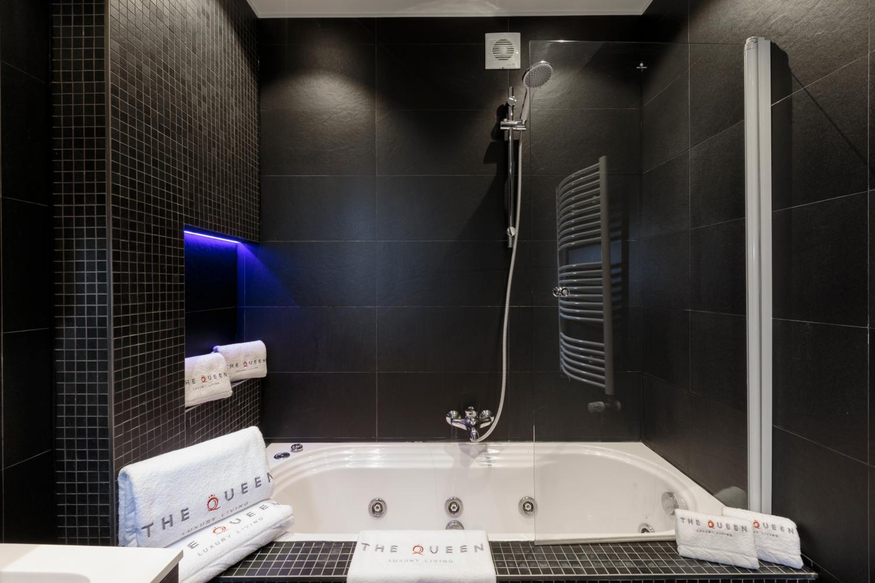 The Queen Luxury Apartments - Villa Carlotta