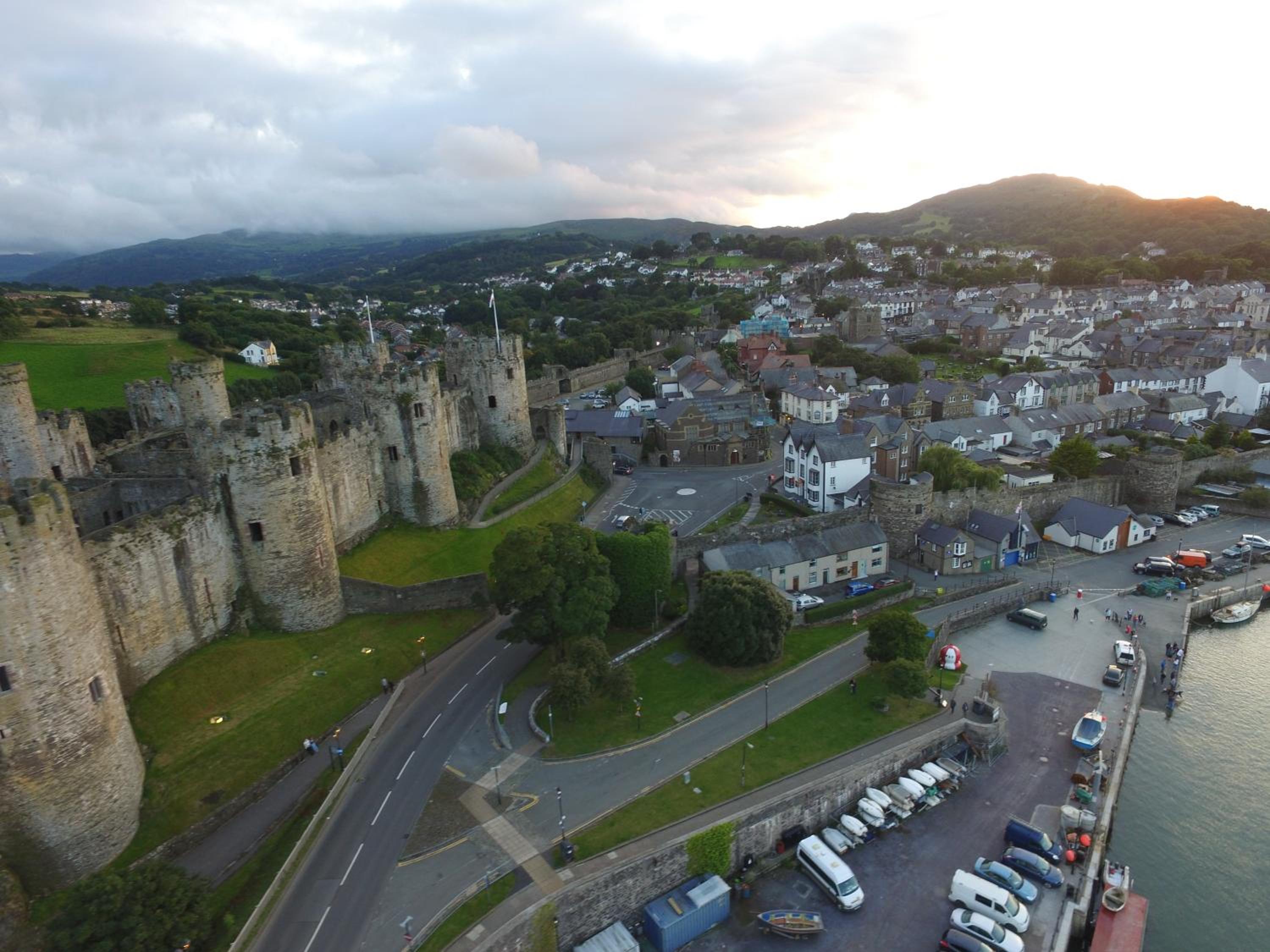 Johnny Dough's Conwy with Rooms