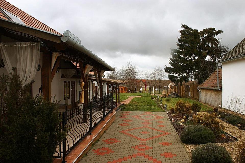 Kisgeresd Vendégház view 4