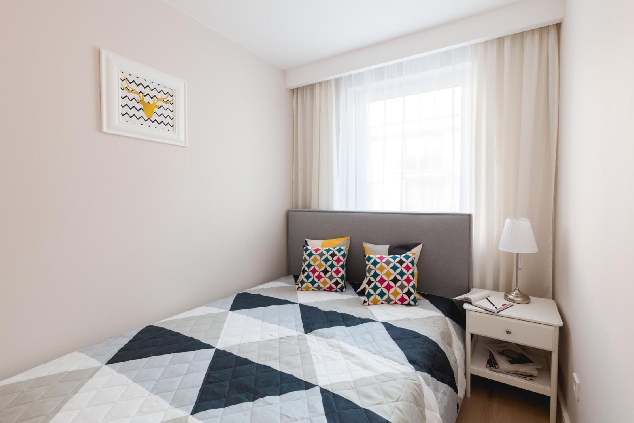 Raval Apartments - Pure Silver view 5
