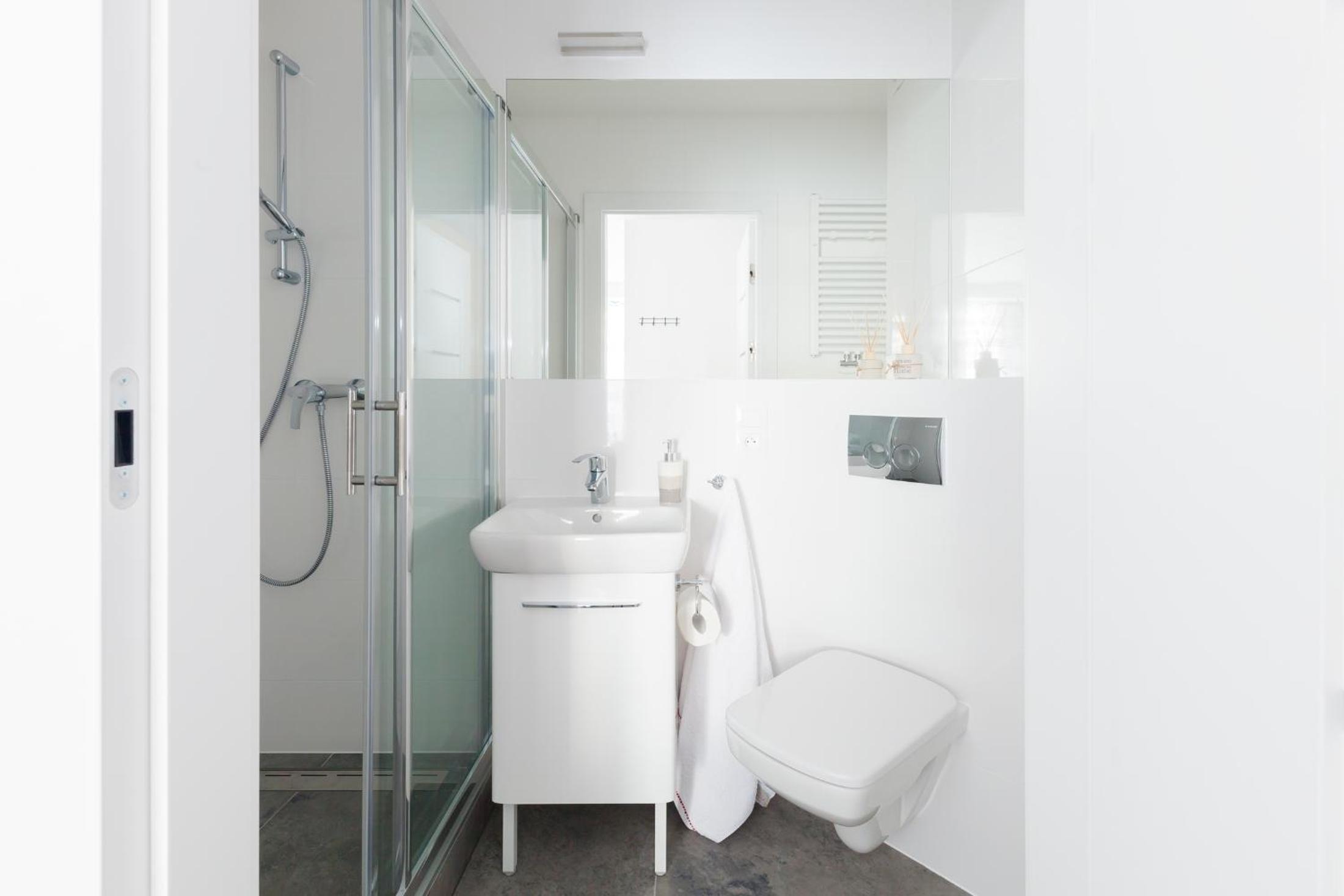 Raval Apartments - Light Blue view 4