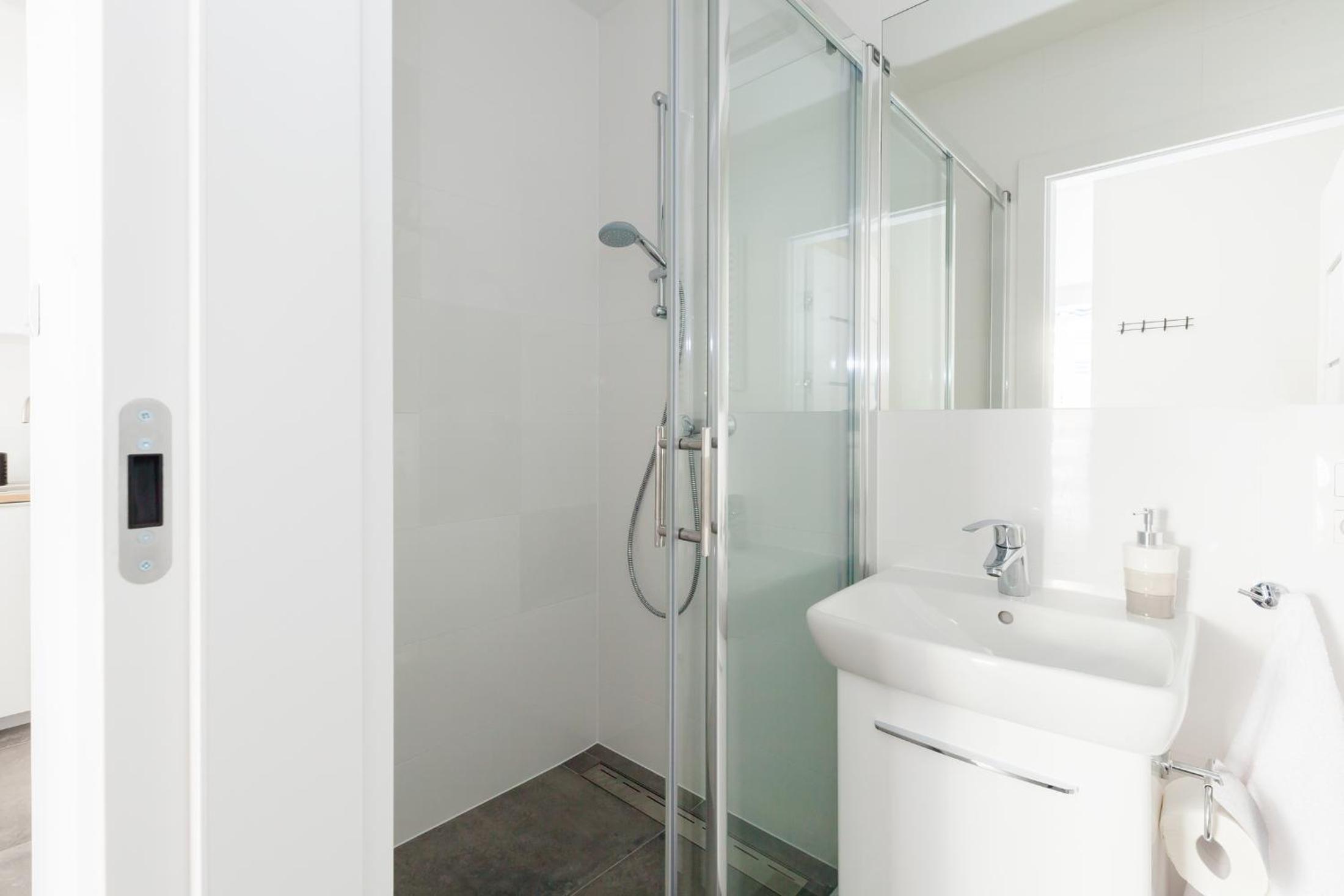 Raval Apartments - Light Blue view 5