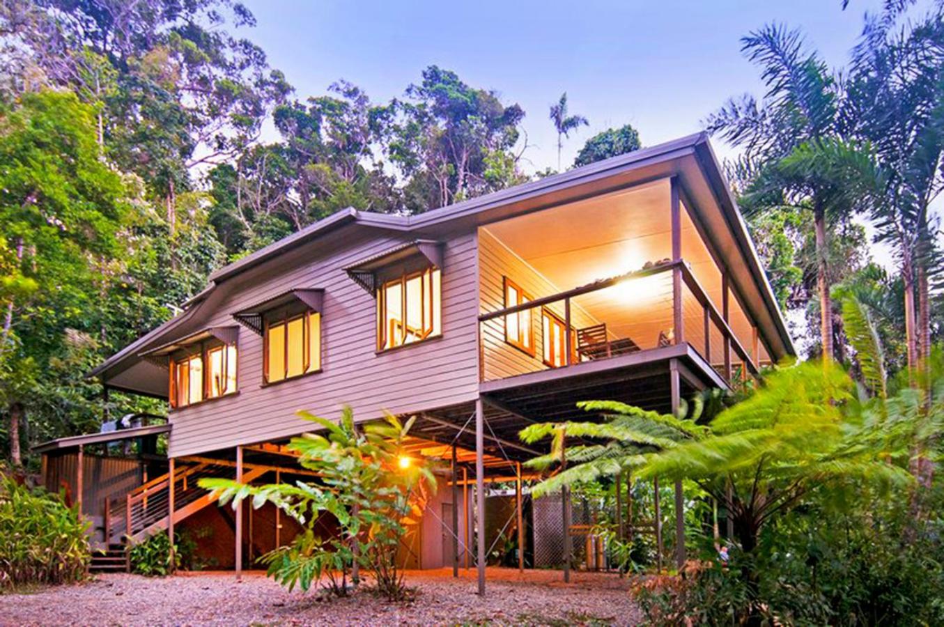 Hotel The Barn. Daintree Holiday House.