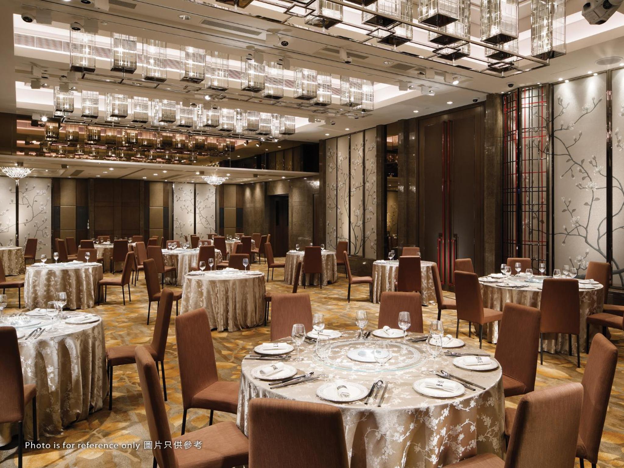 Royal Plaza Hotel