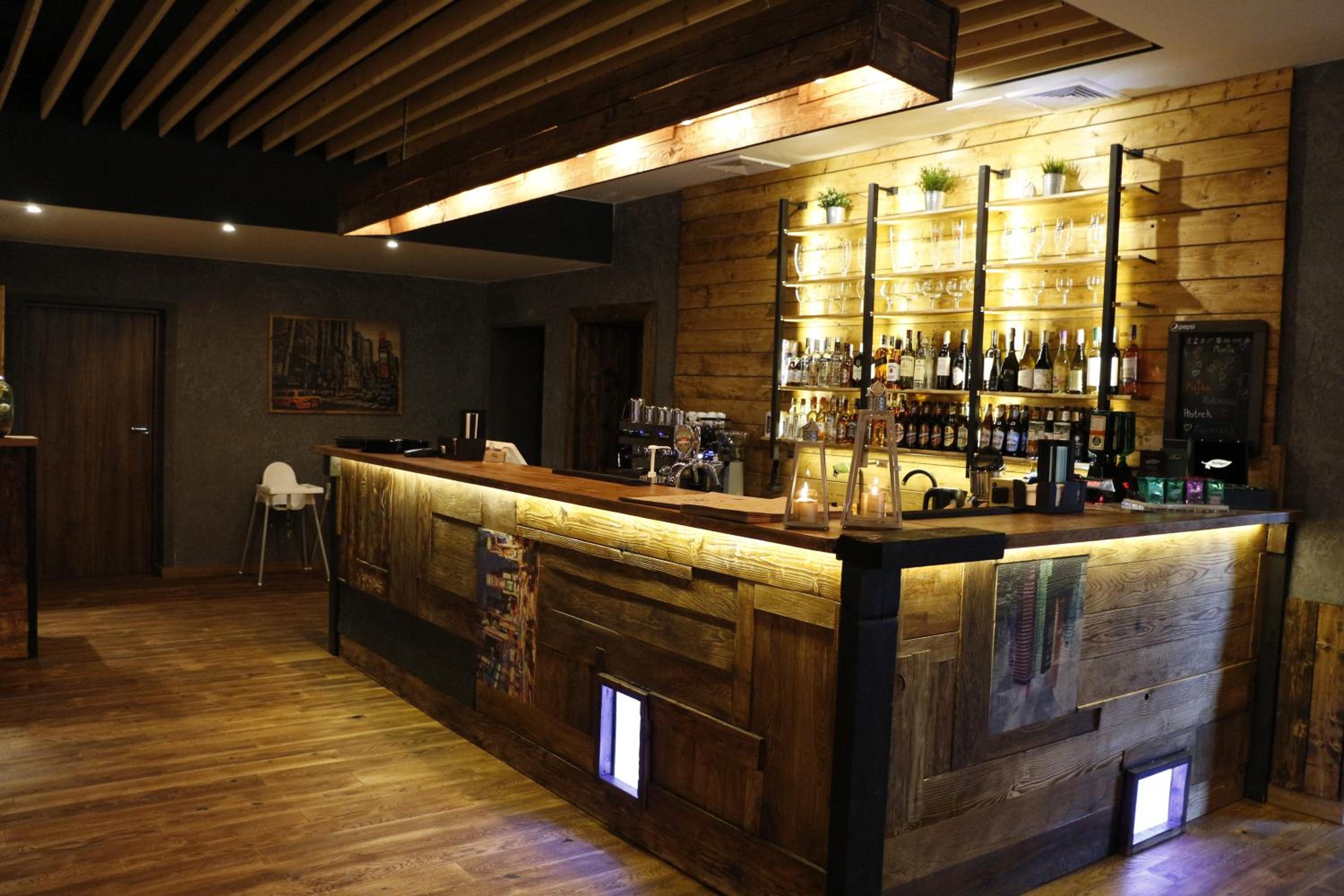 bar