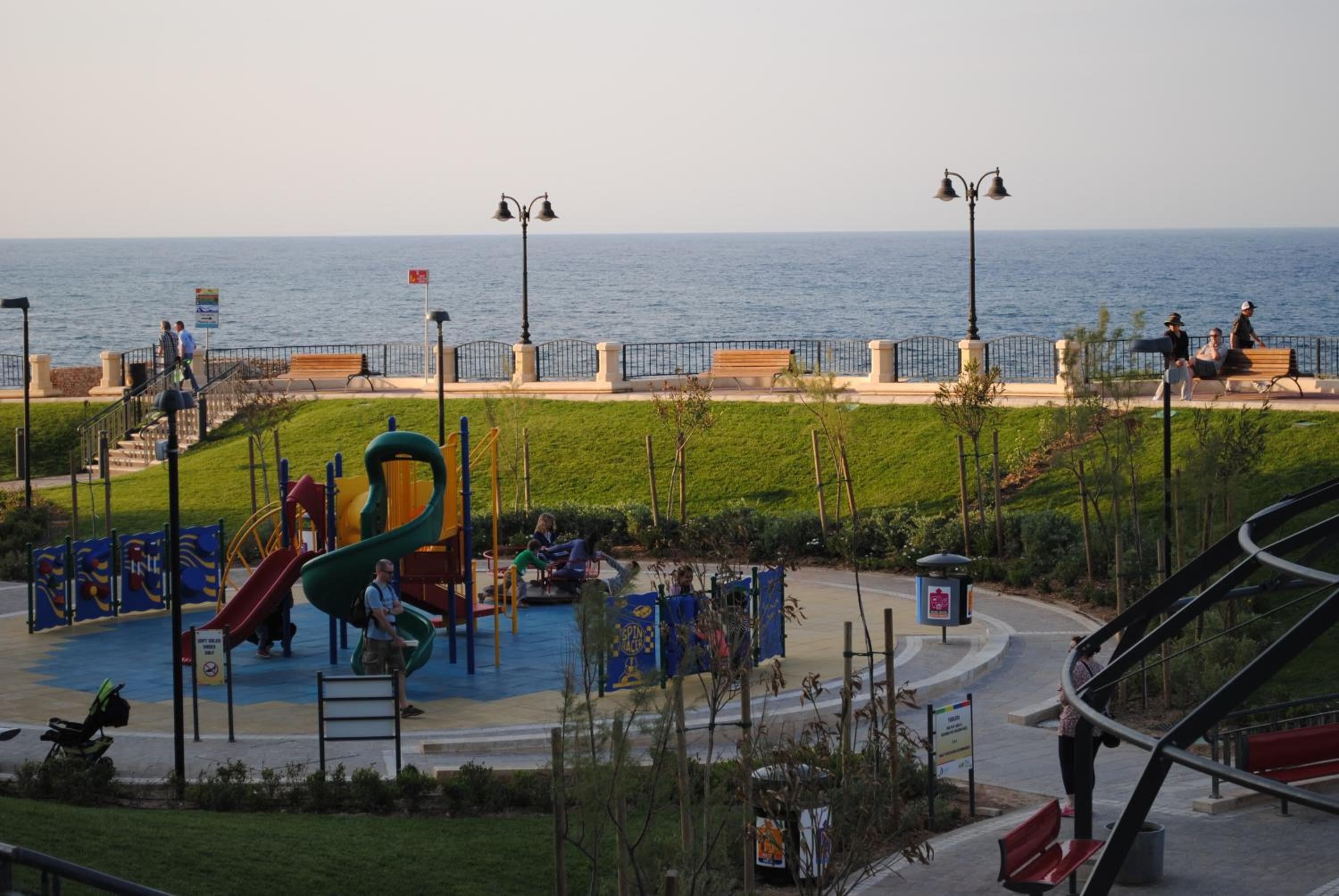 Spacious seaview Sliema Apt, steps from Valletta Ferry