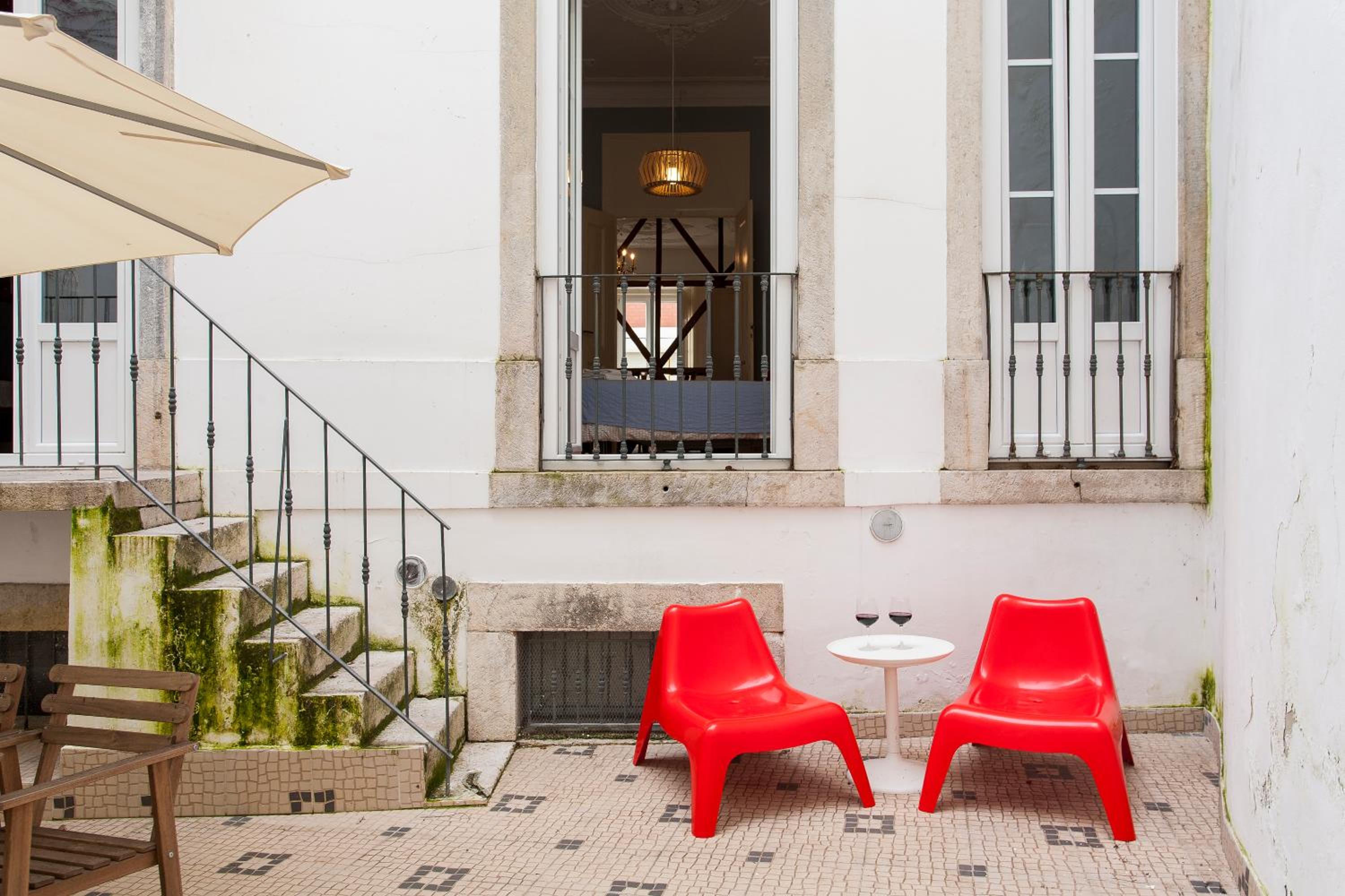Bairro Alto 3 Bedroom Patio Flat! view 5