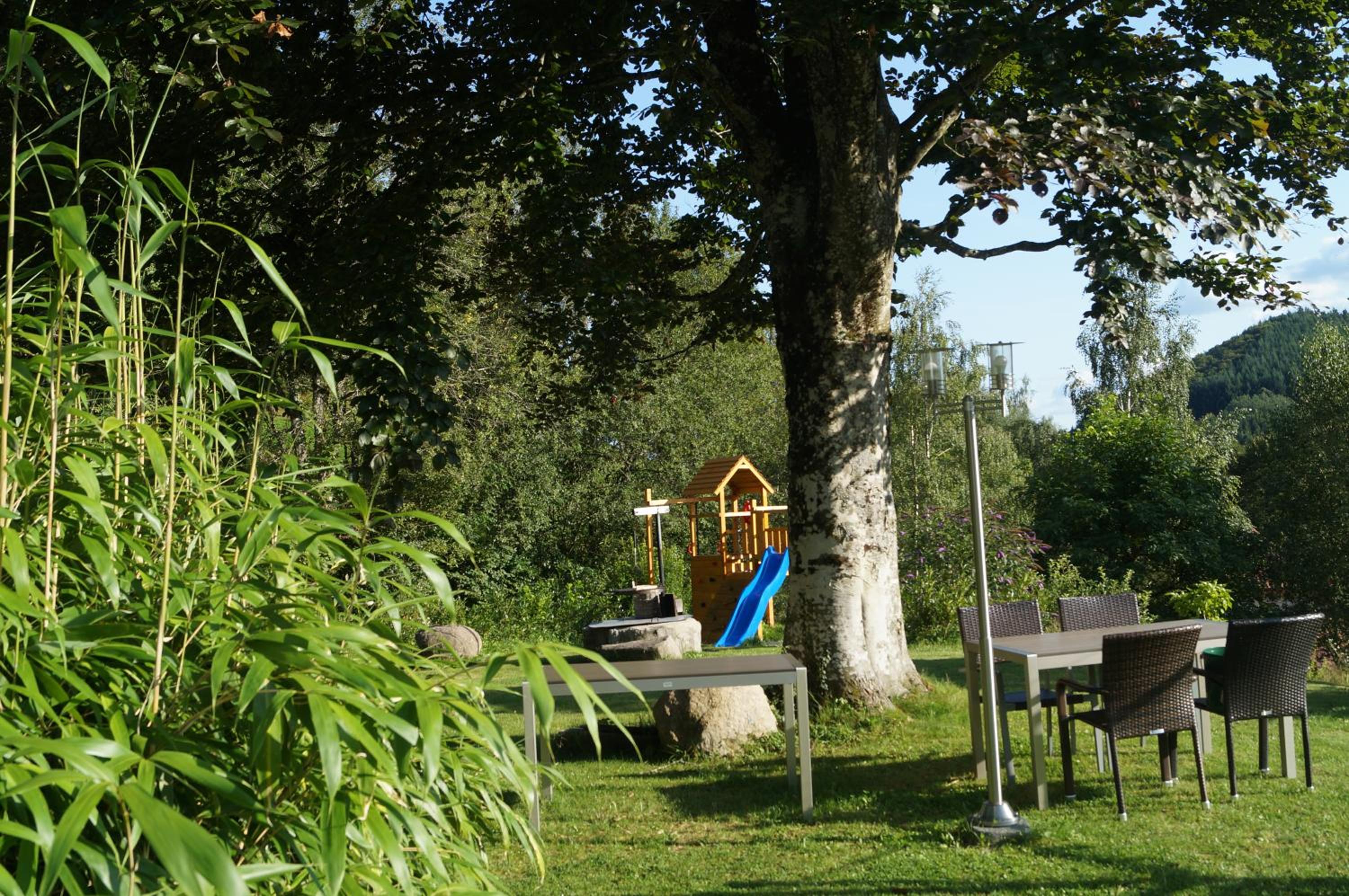 Traumhafte Ferienwohnung mit Pool en Steinen