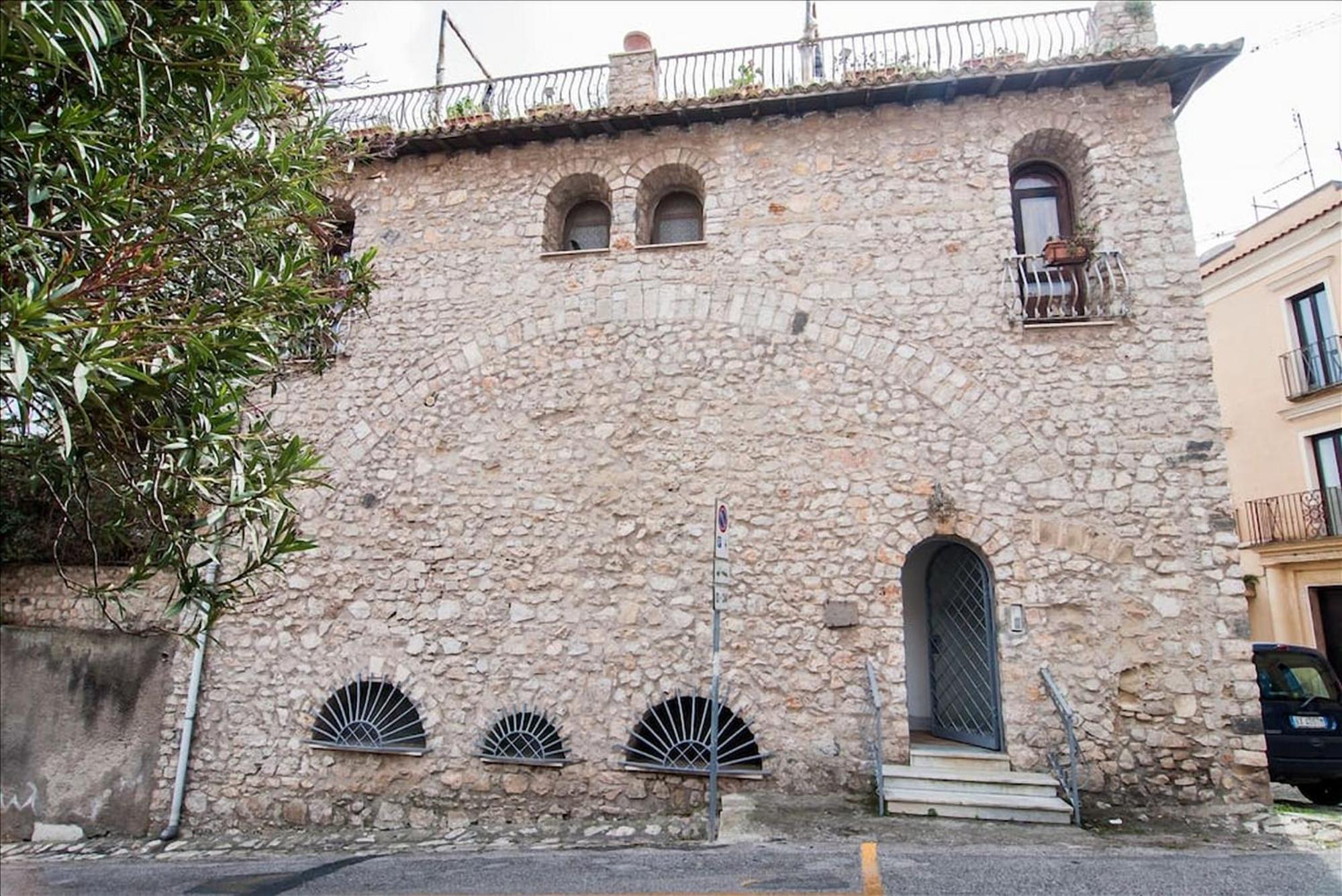 Photo 6
