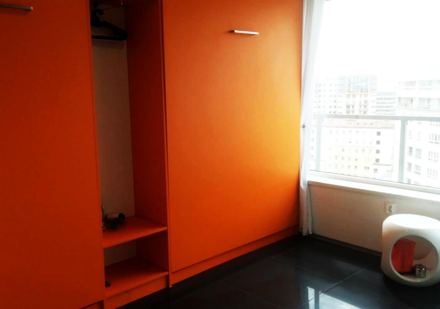 Walk distance to mokotow business park