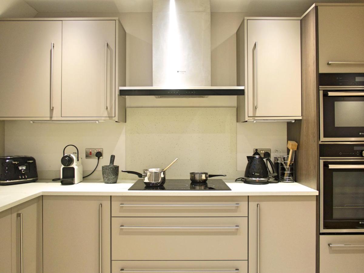 The Norfolk Townhouse - Stunning 5BDR Home