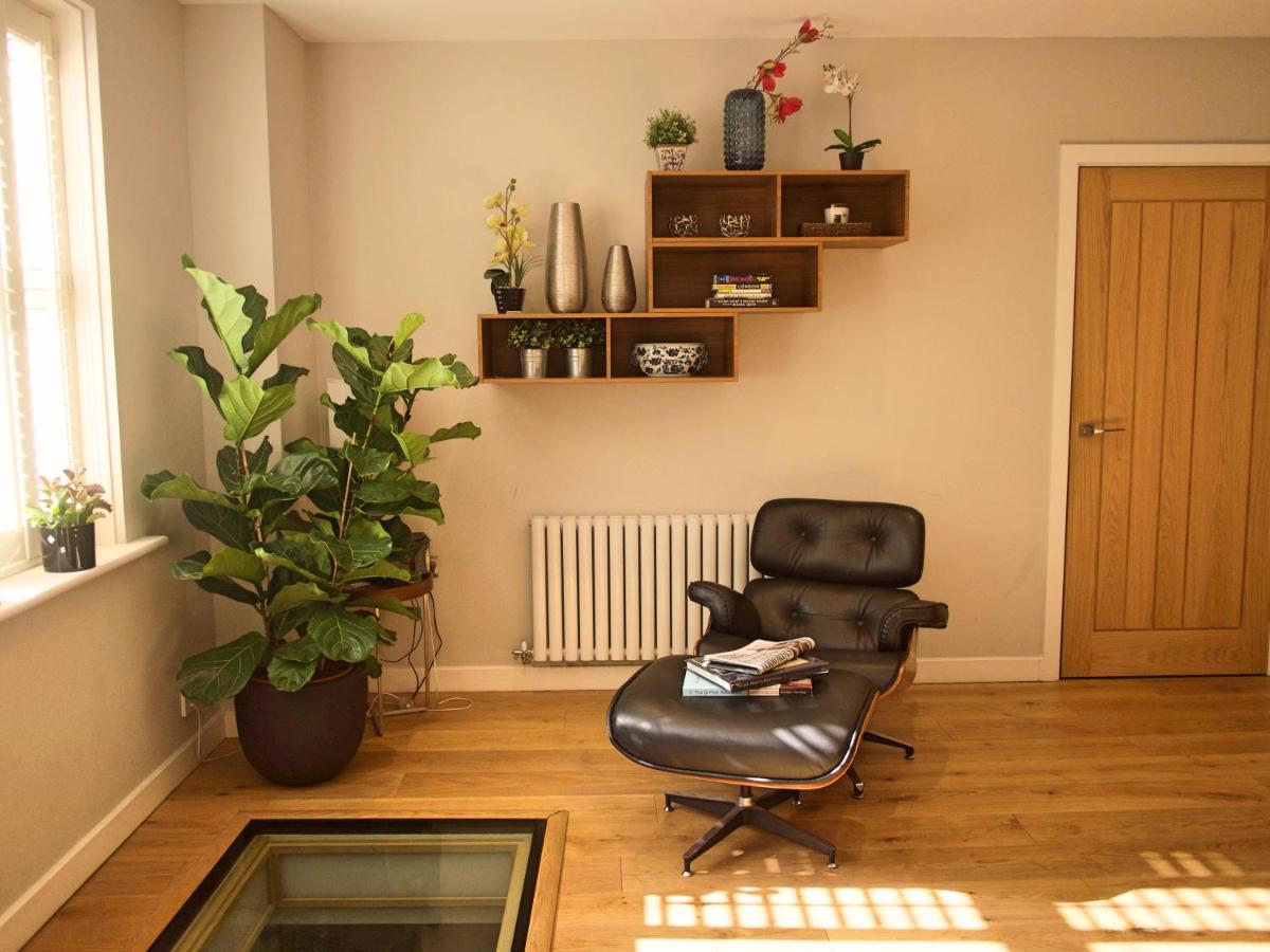The Norfolk Townhouse - Stunning 5BDR Home
