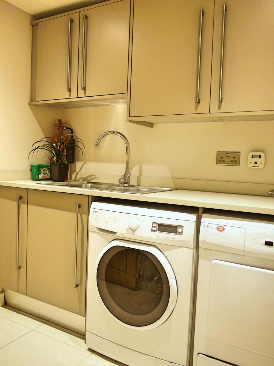 The Norfolk Townhouse - Stunning 5BDR Home