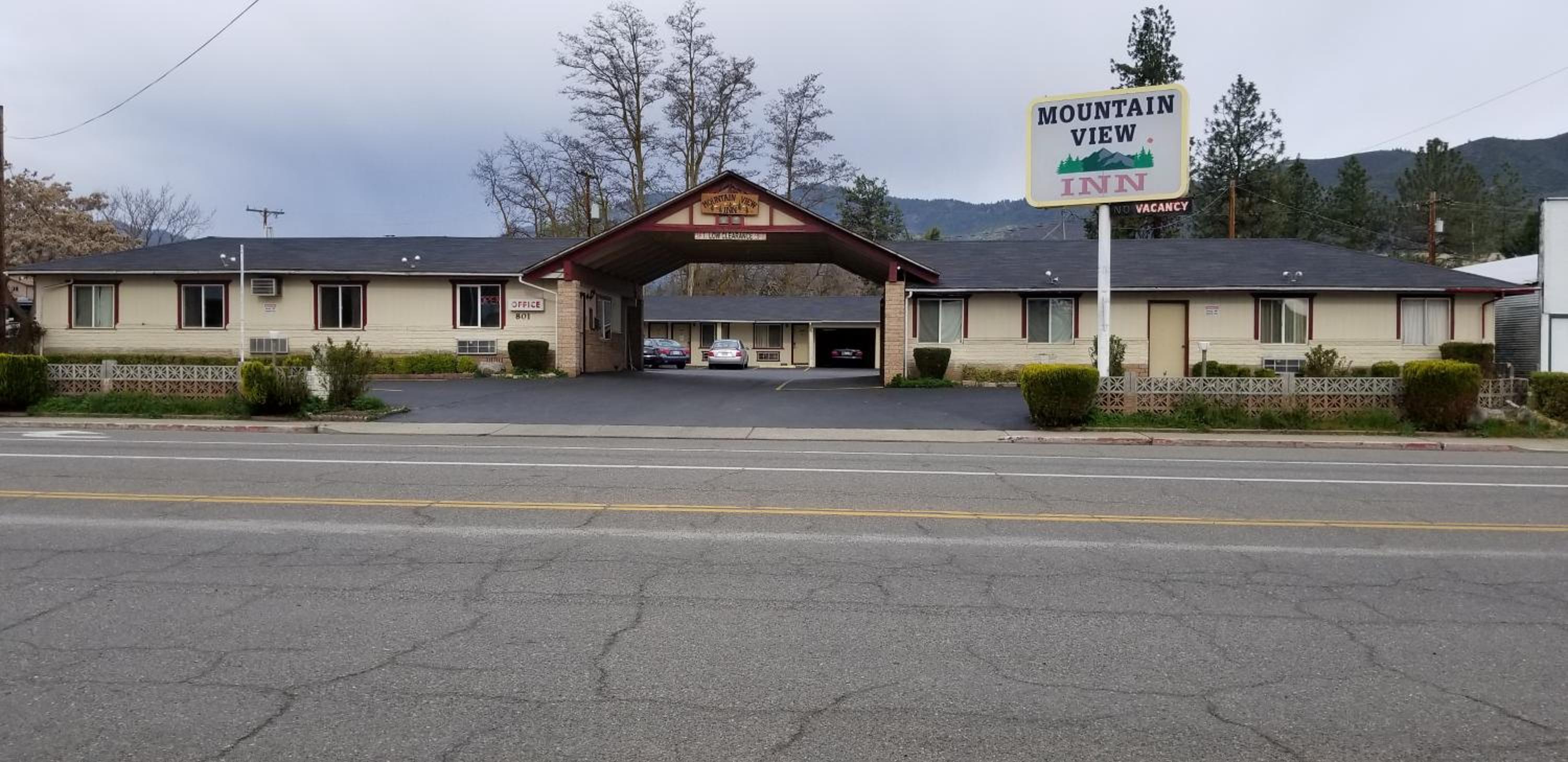 Yreka Vacations - Mountain View Inn Yreka CA - Property Image 1