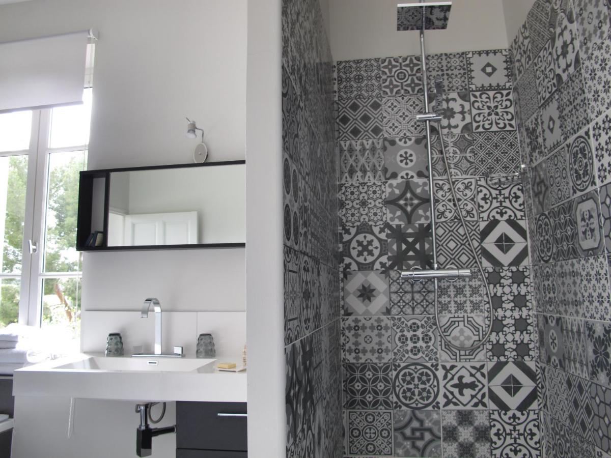 La Cour Des Sens