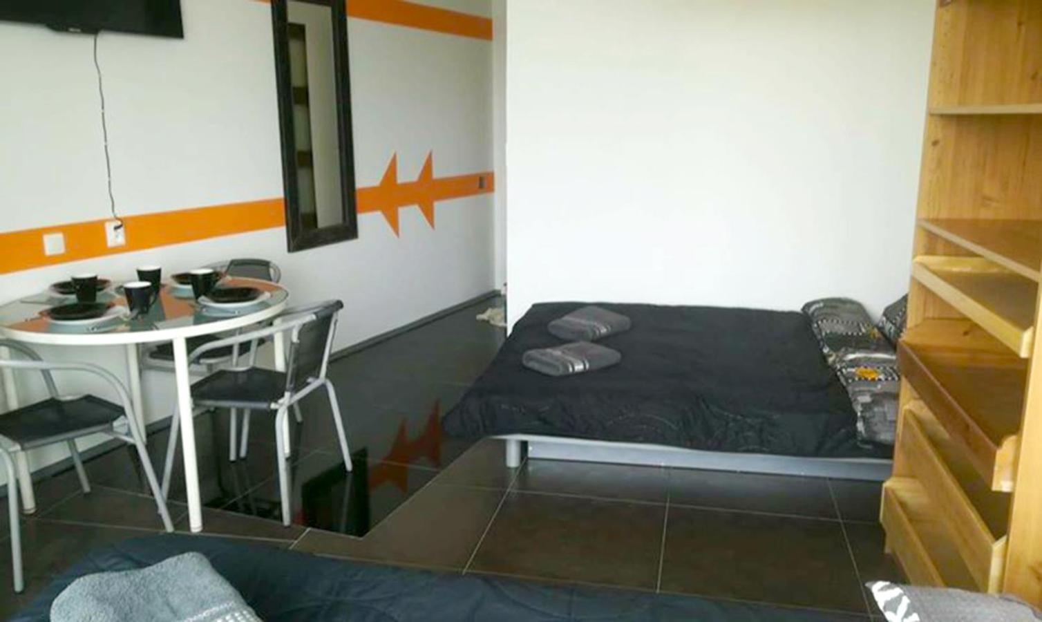 Walk distance to mokotow business park