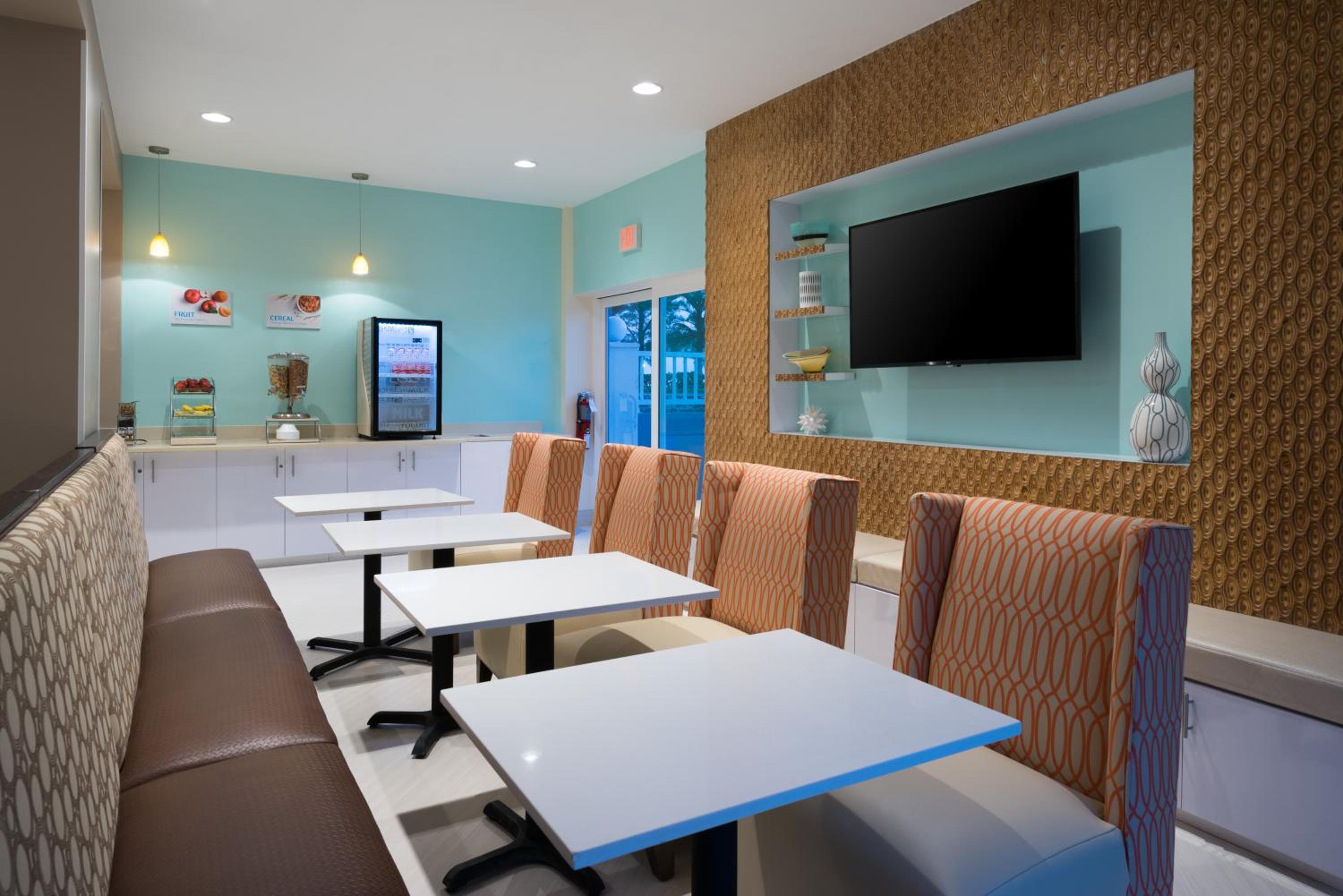 Nassau - Paradise Island Vacations - Holiday Inn Express  Suites Nassau, an IHG Hotel - Property Image 24