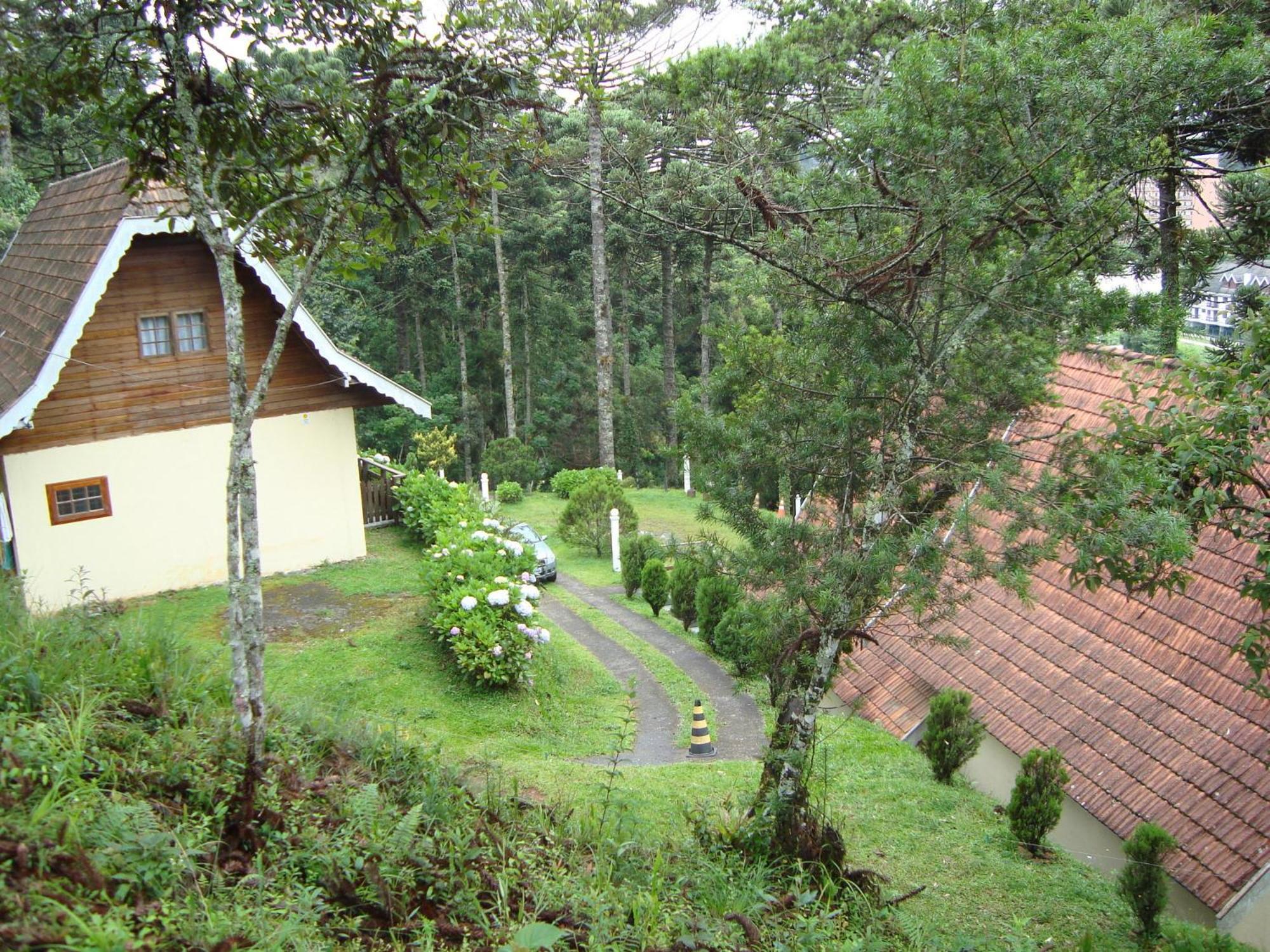Chalé Suiço de Campos do Jordão view 4