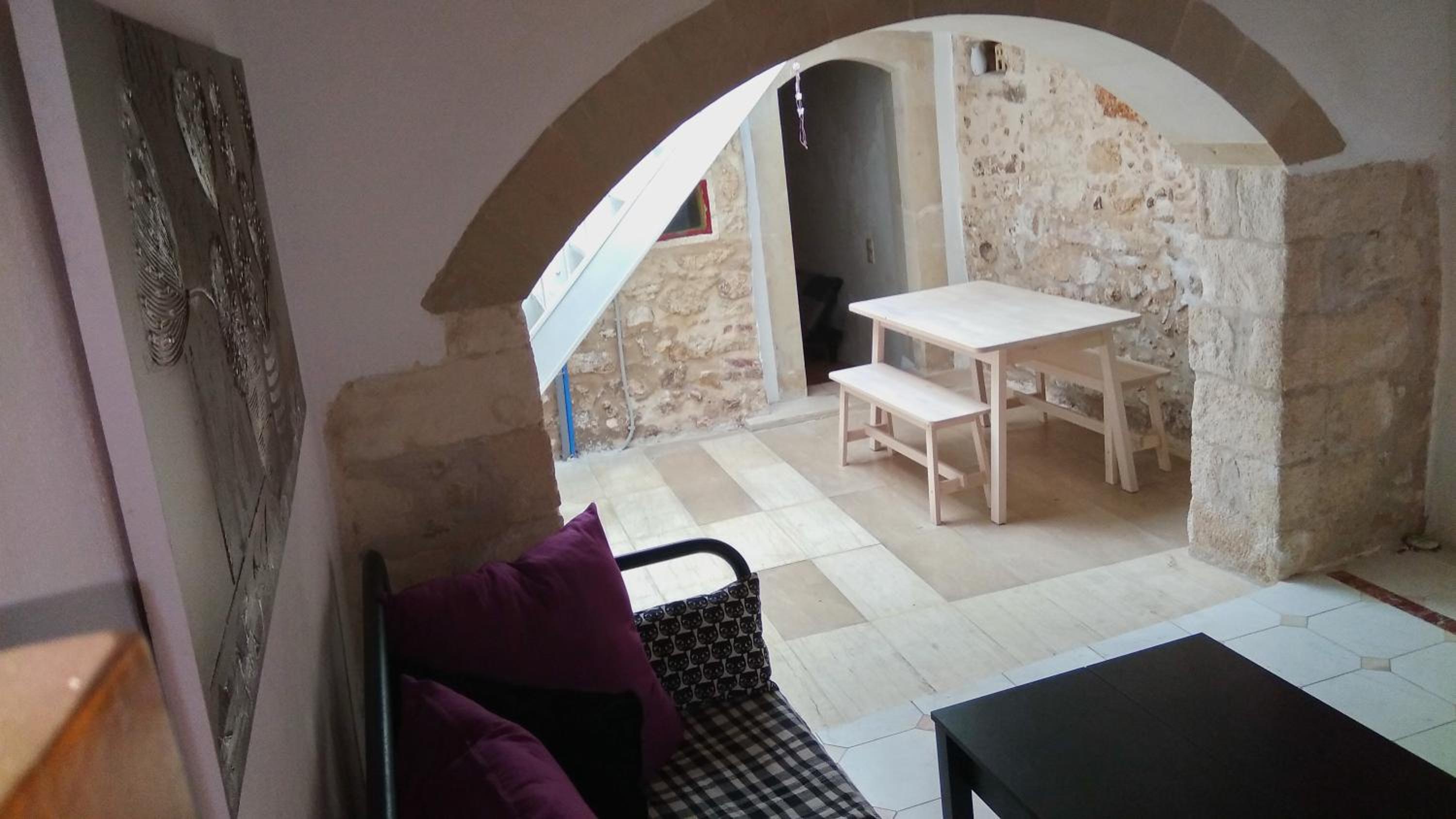 Atrium house photo 4